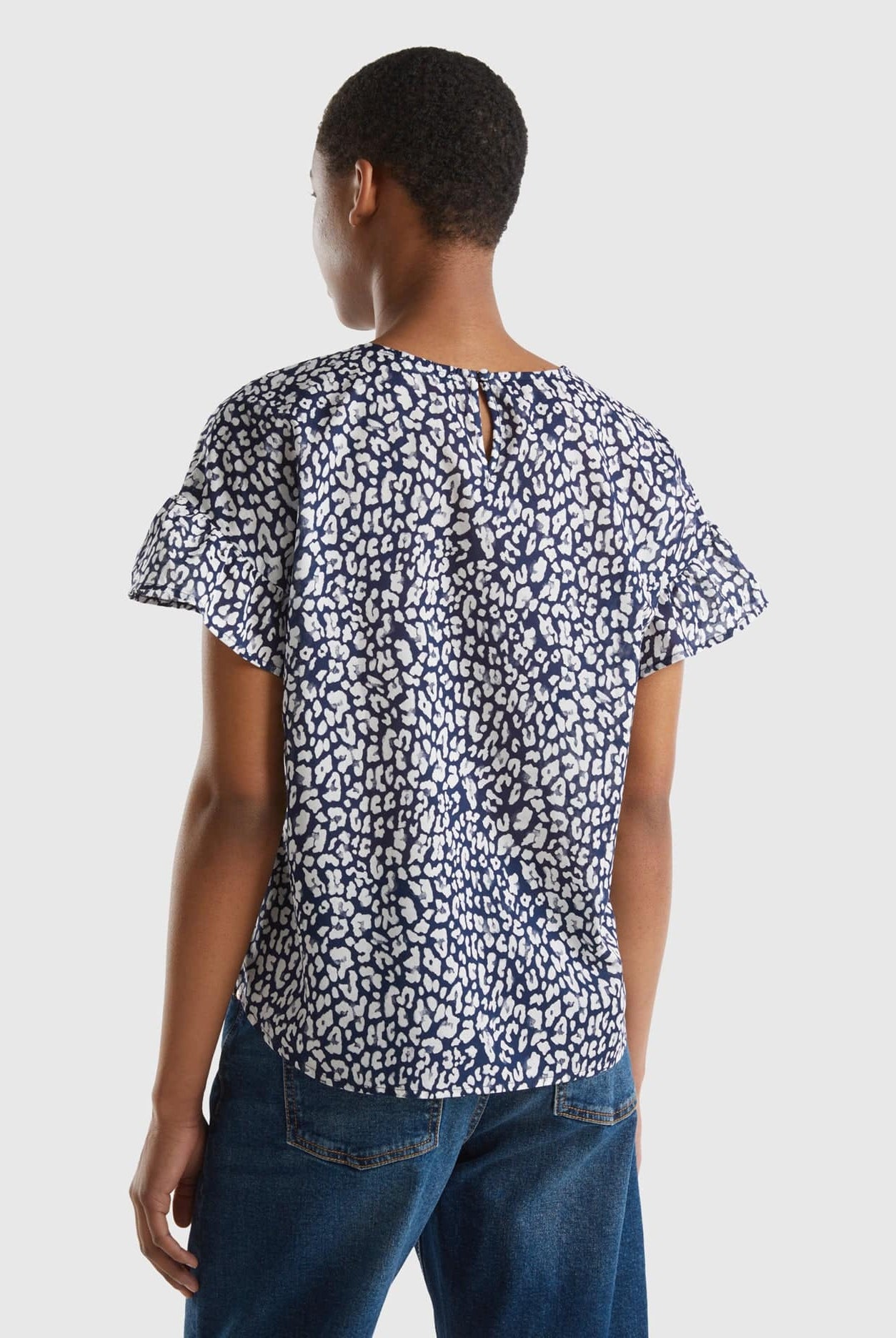 يونايتد كولورز اوف بينيتون بلوزة مزخرفة من القطن الخفيف