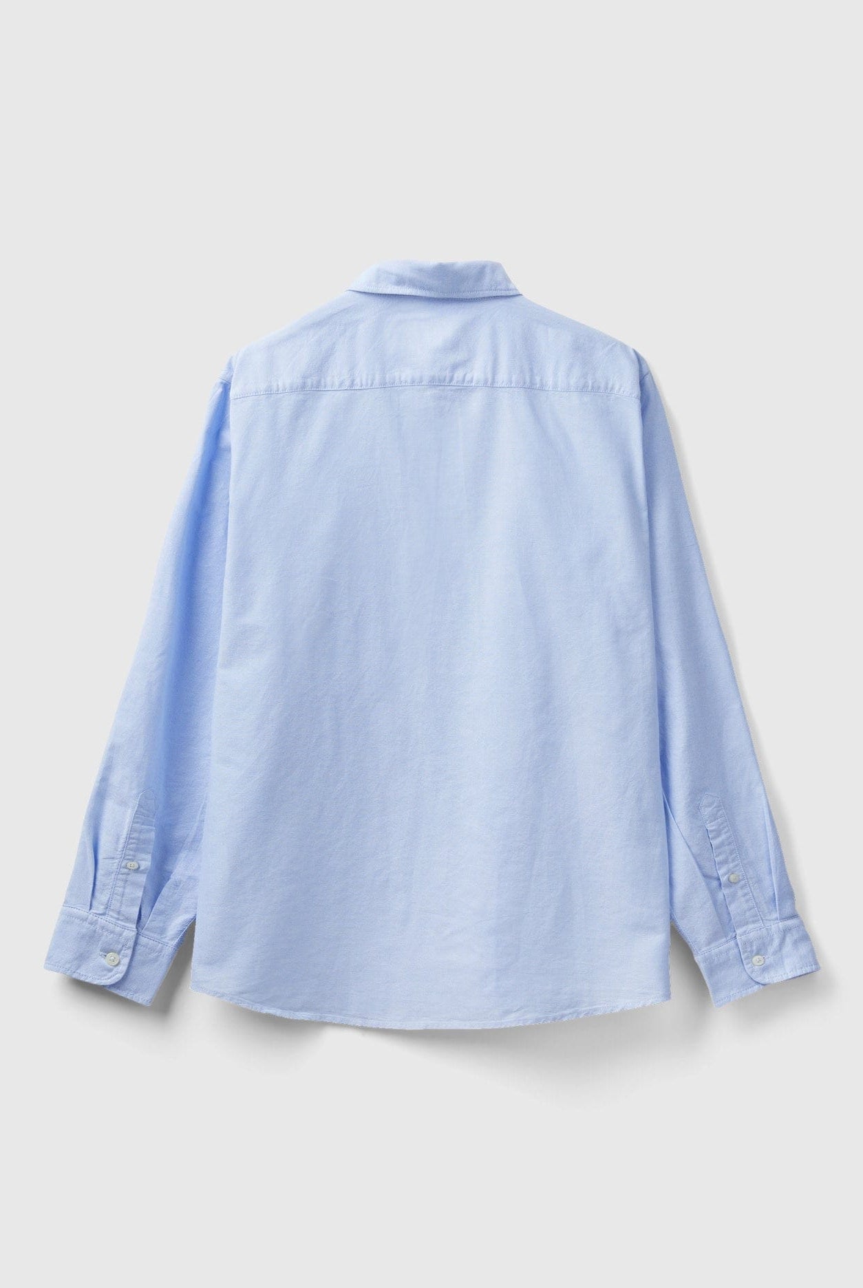 يونايتد كولورز اوف بينيتون قميص رجالي ضيق بأزرار