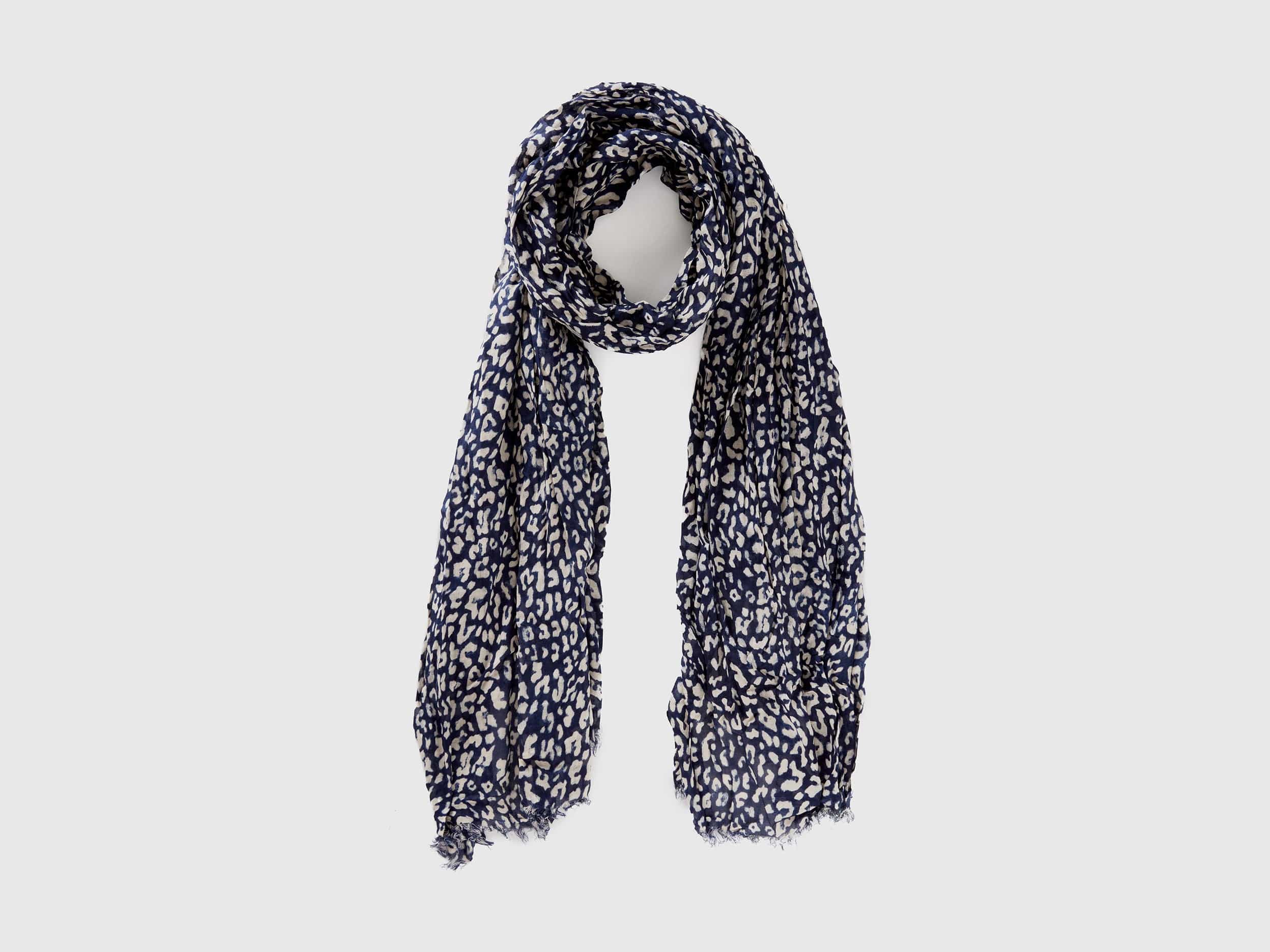 يونايتد كولورز اوف بينيتون وشاح نسائي مزخرف من الفسكوز