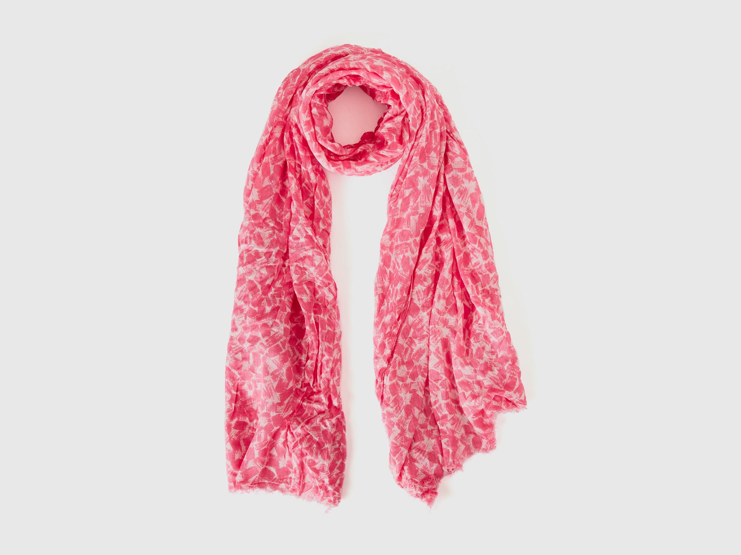 يونايتد كولورز اوف بينيتون وشاح نسائي مزخرف من الفسكوز