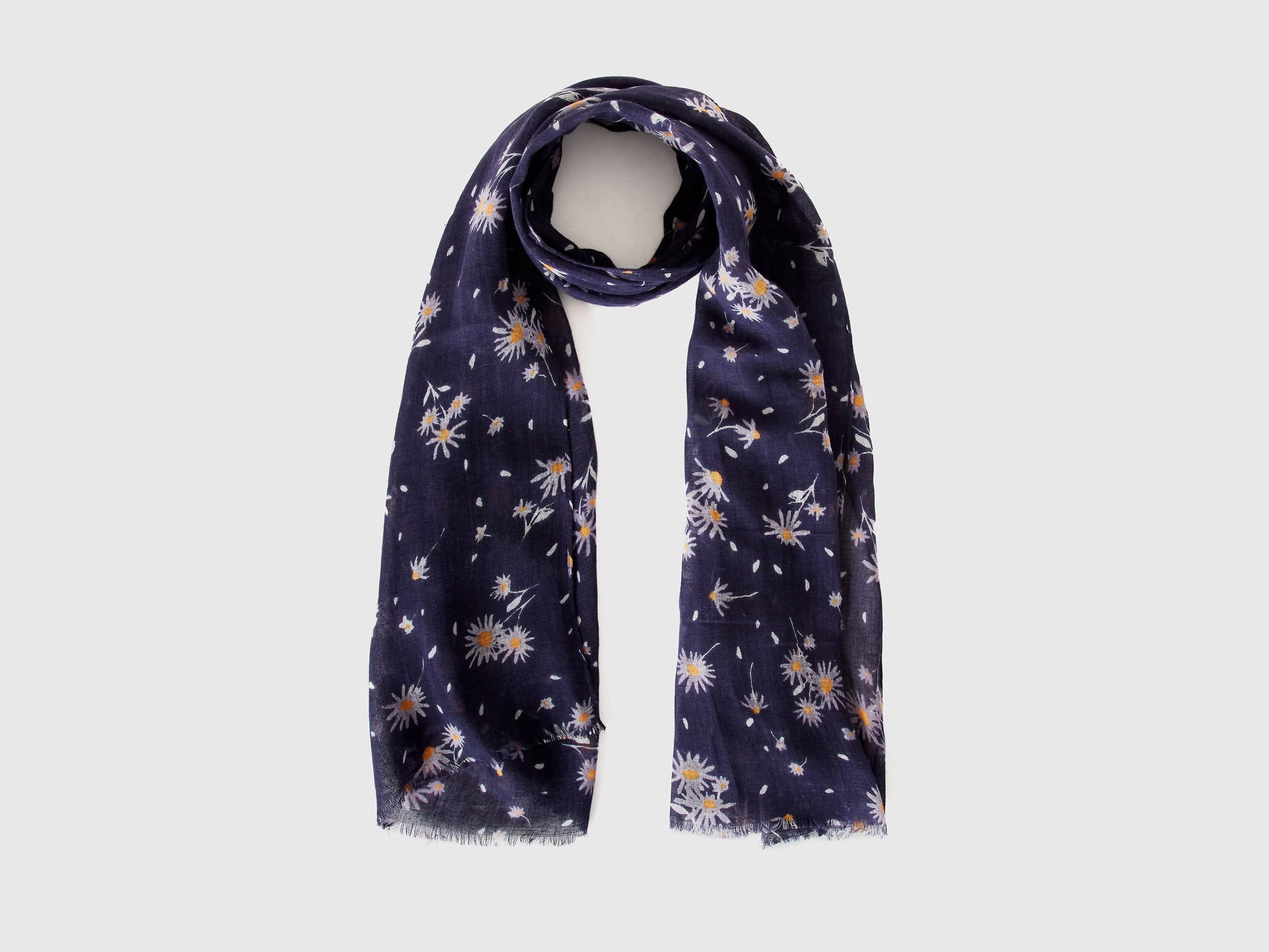 يونايتد كولورز اوف بينيتون وشاح من الكتان والقطن