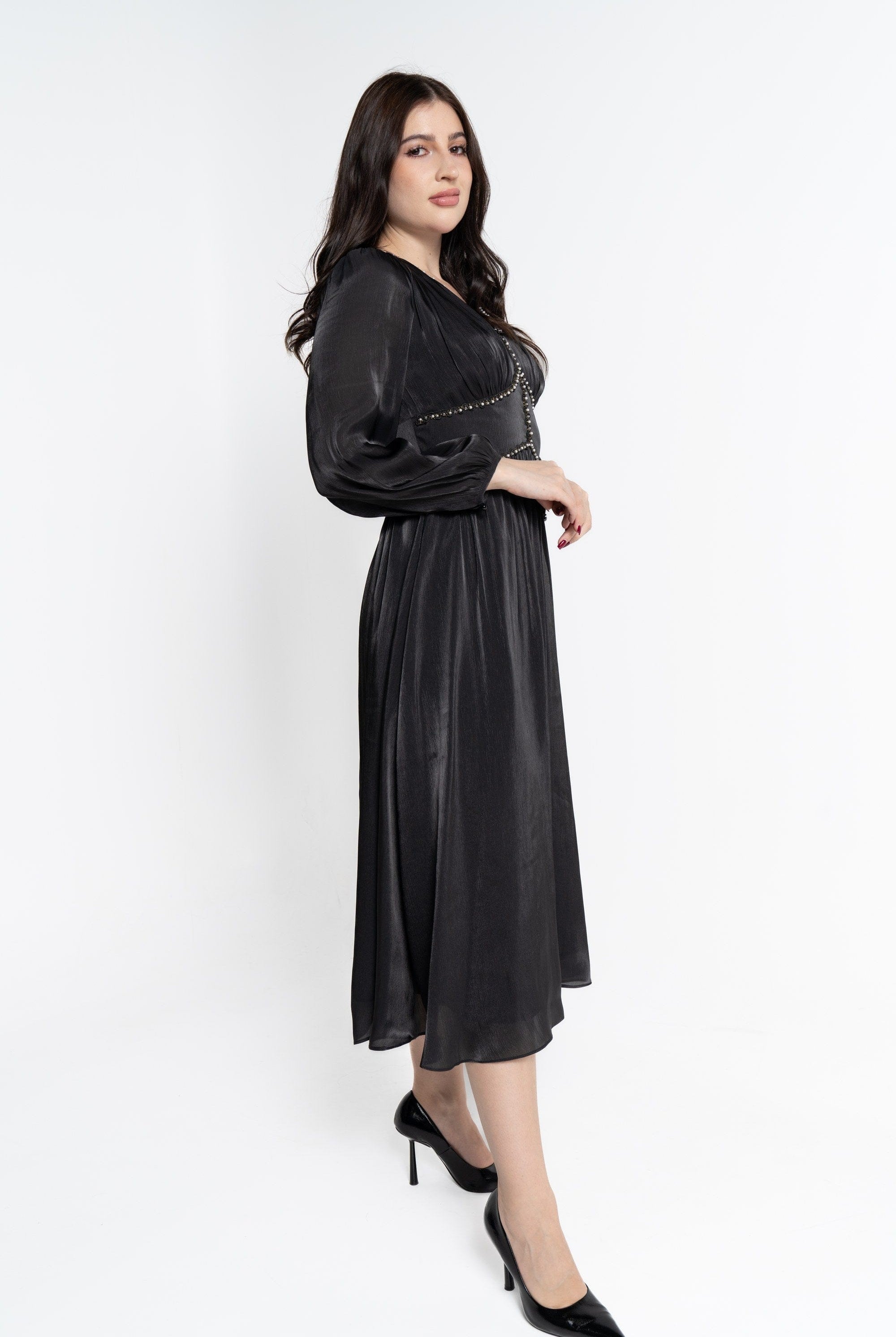 نتشي فستان ميدي بأكمام طويلة بستراس لامع نسائي