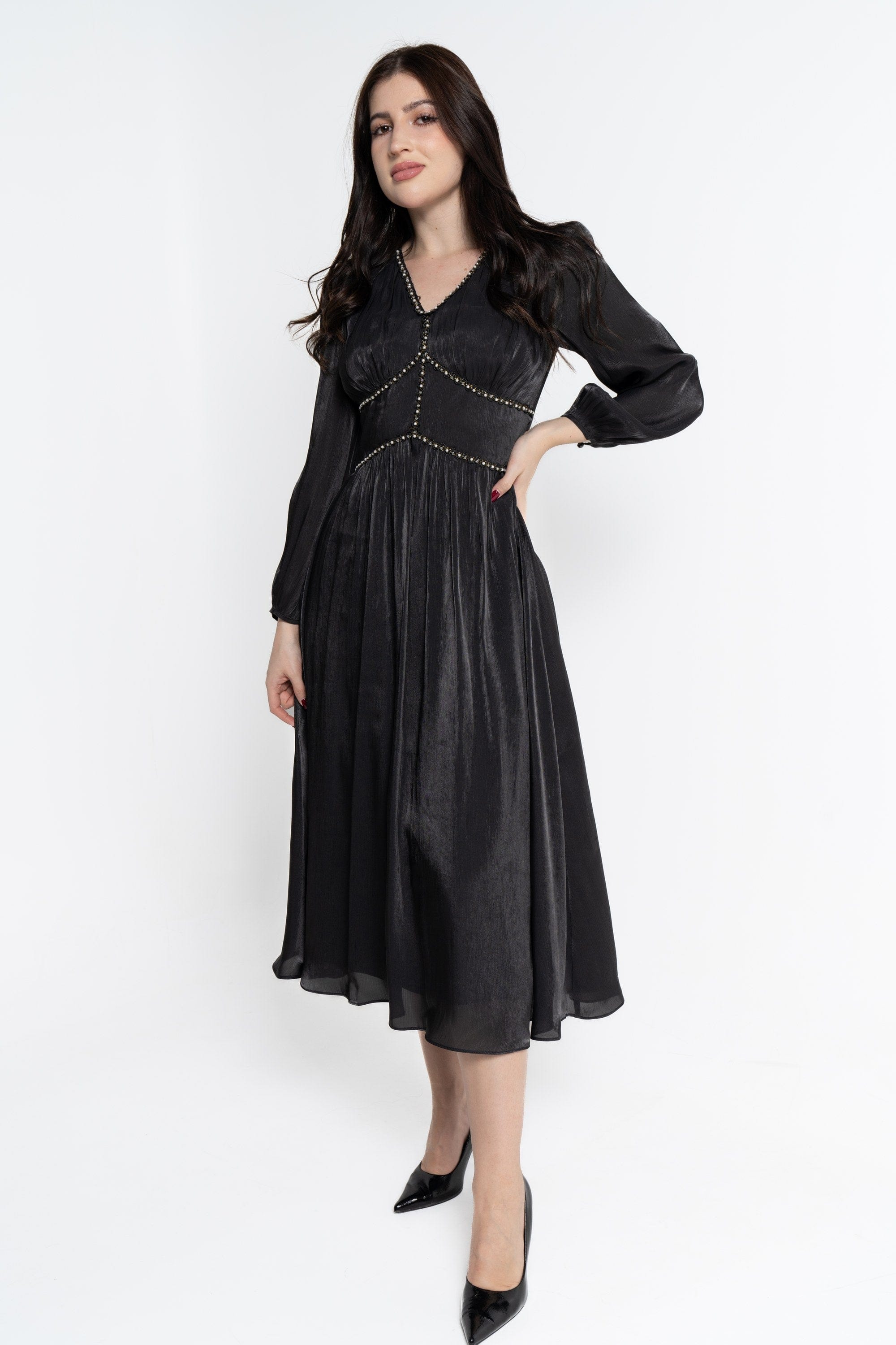 نتشي فستان ميدي بأكمام طويلة بستراس لامع نسائي