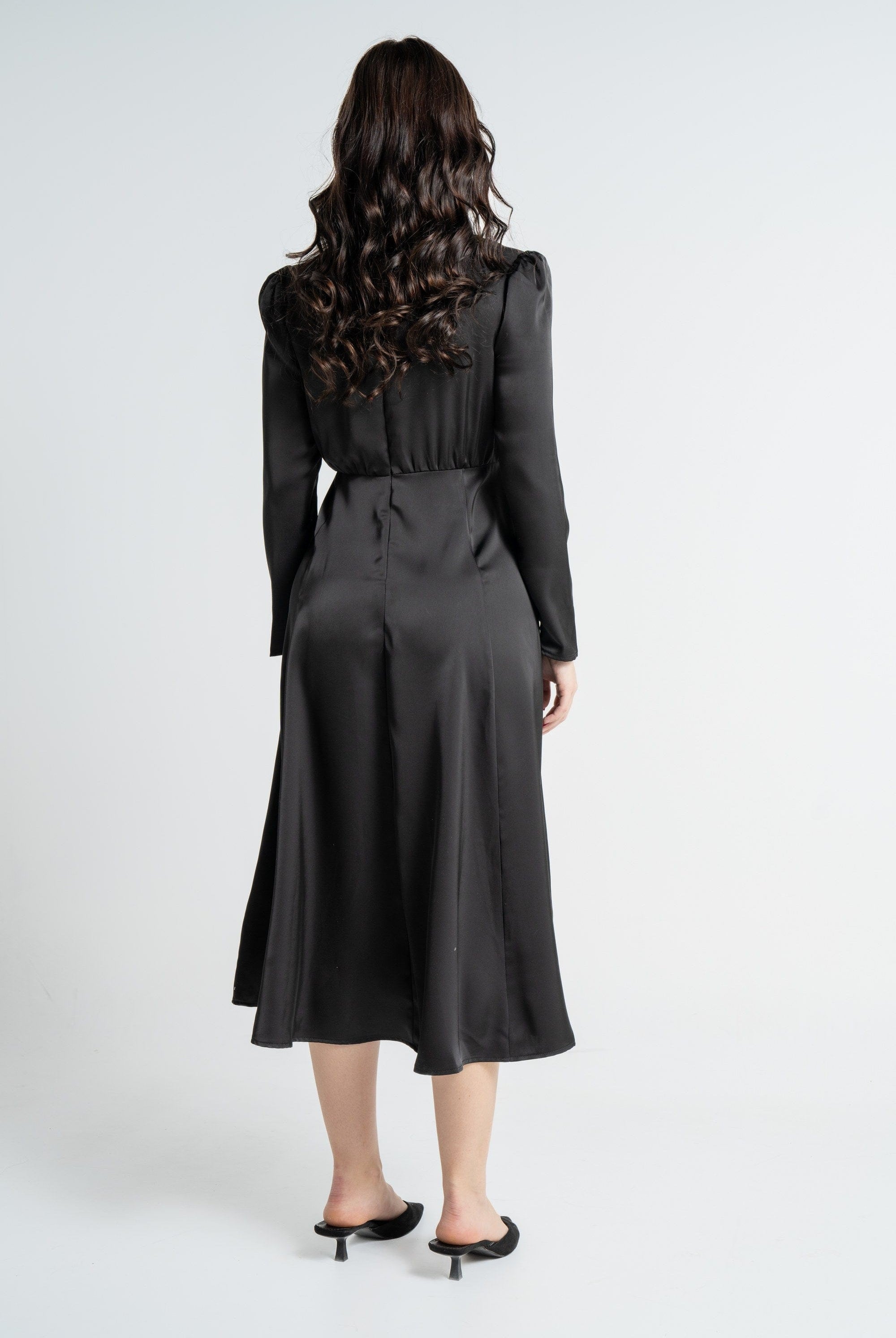 نتشي فستان ميدي بأكمام طويلة بربطة صدر نسائي