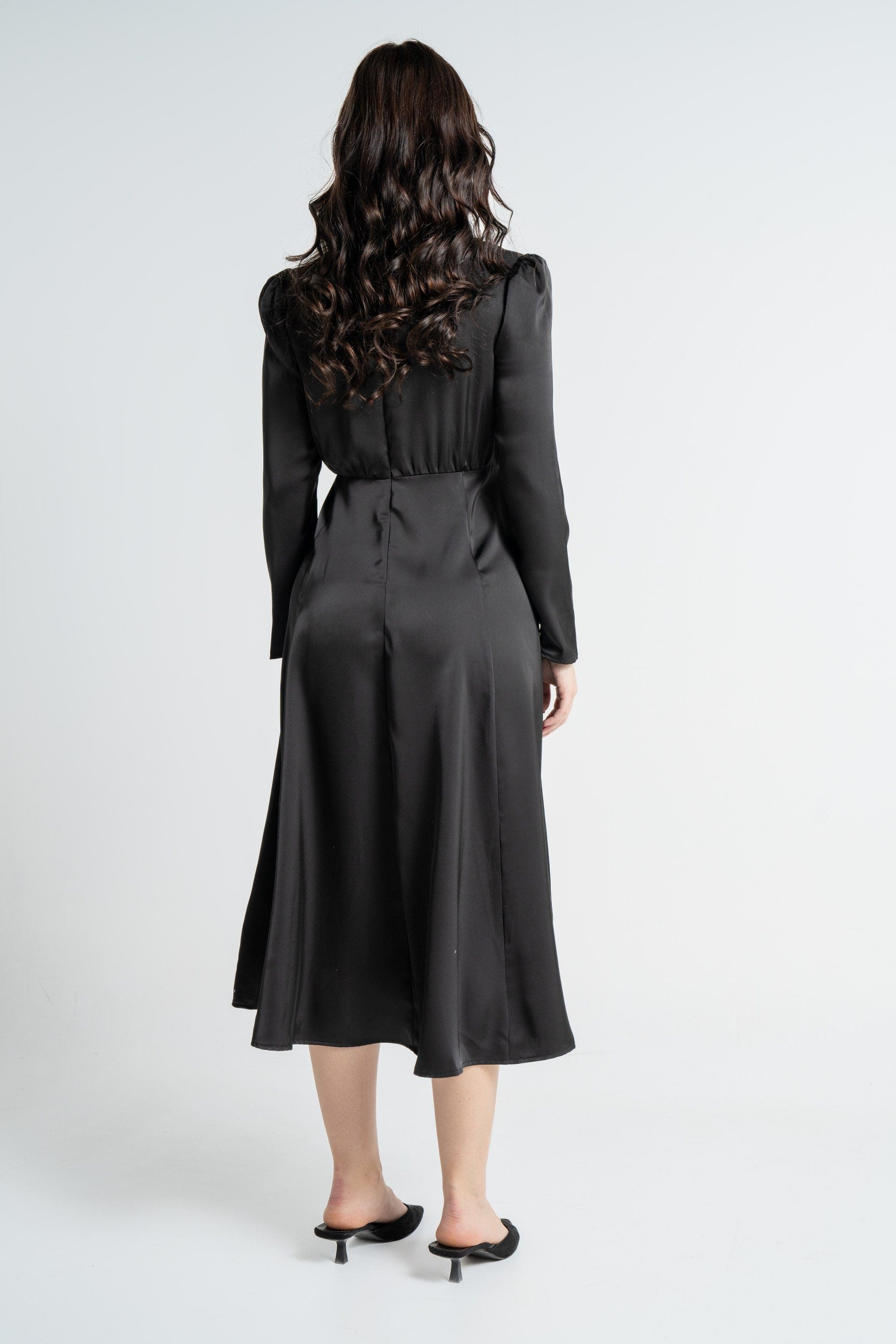 نتشي فستان ميدي بأكمام طويلة بربطة صدر نسائي