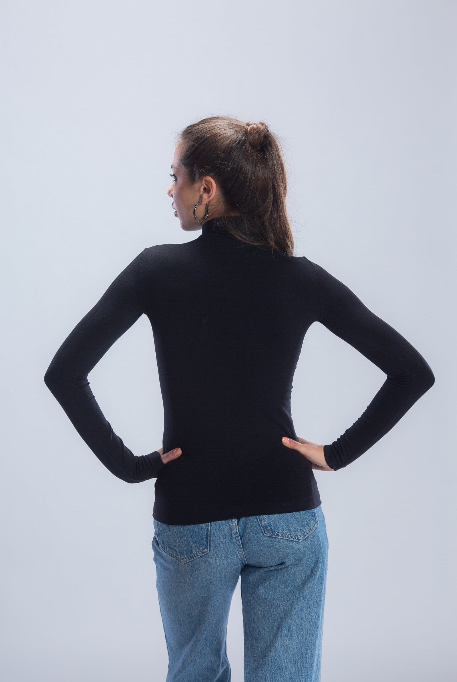 كارينا بلوزة سادة كم طويل من المايكروفايبر بياقة عالية نسائي