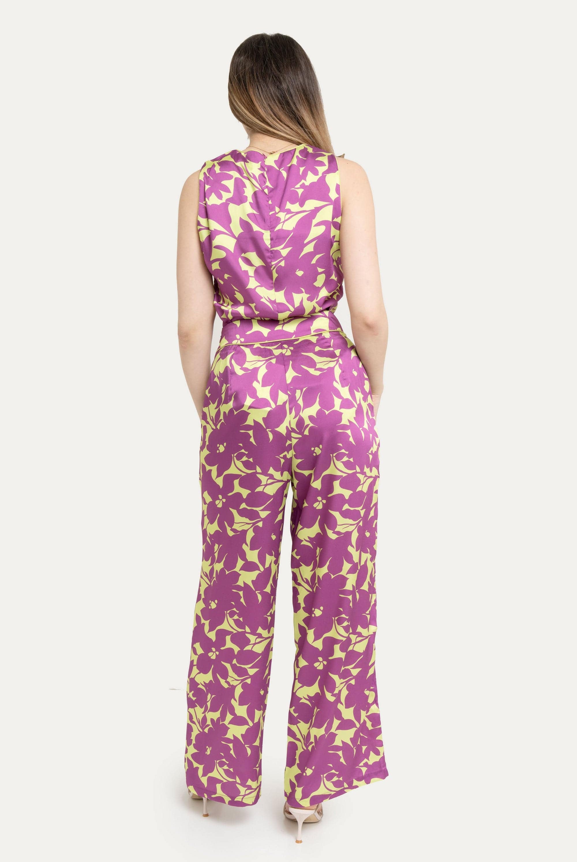 يولا توب منقوش نسائي