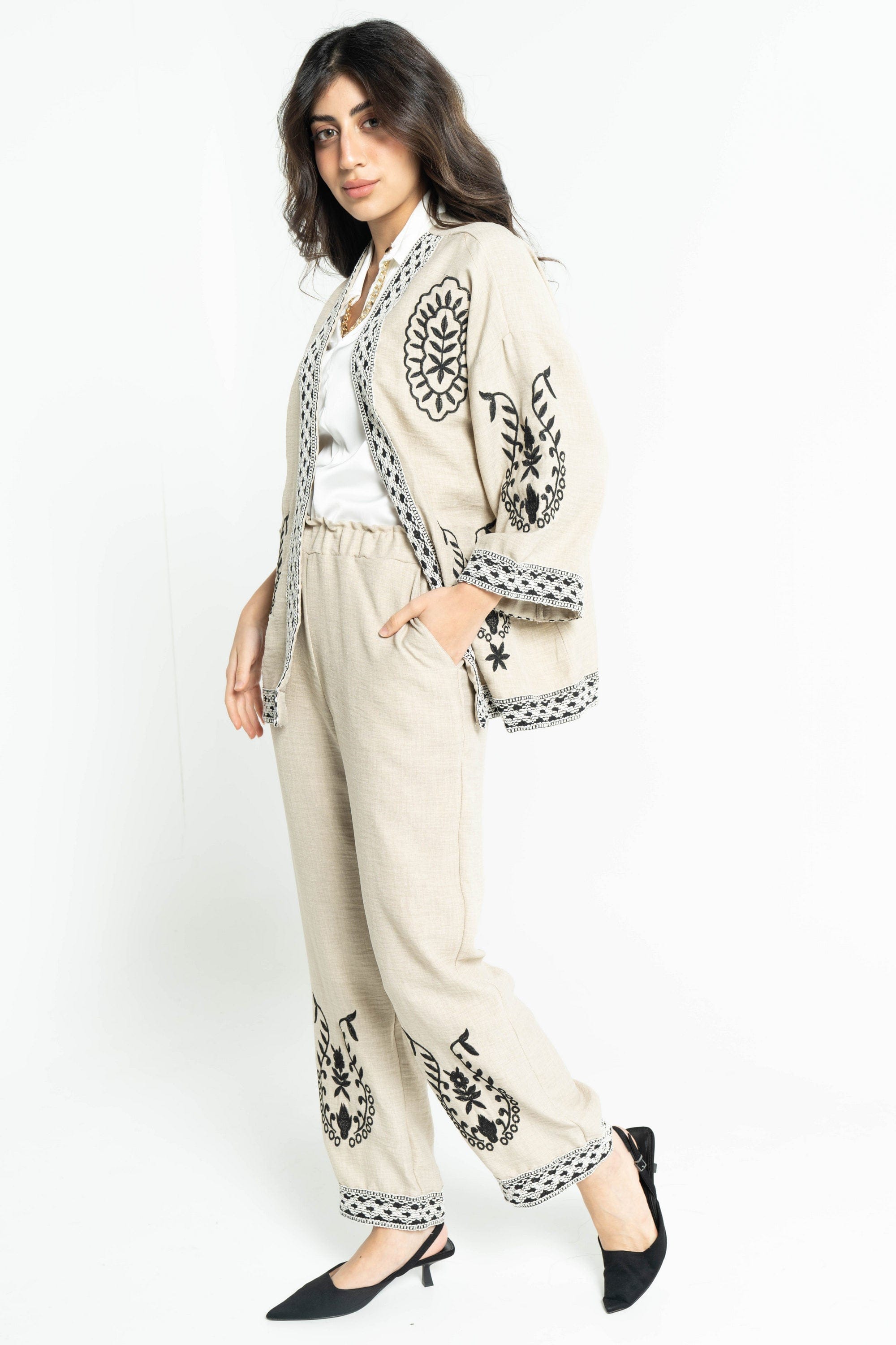 ببل فاشن كيمونو نسائي بكم قصير مطرز من الحواف