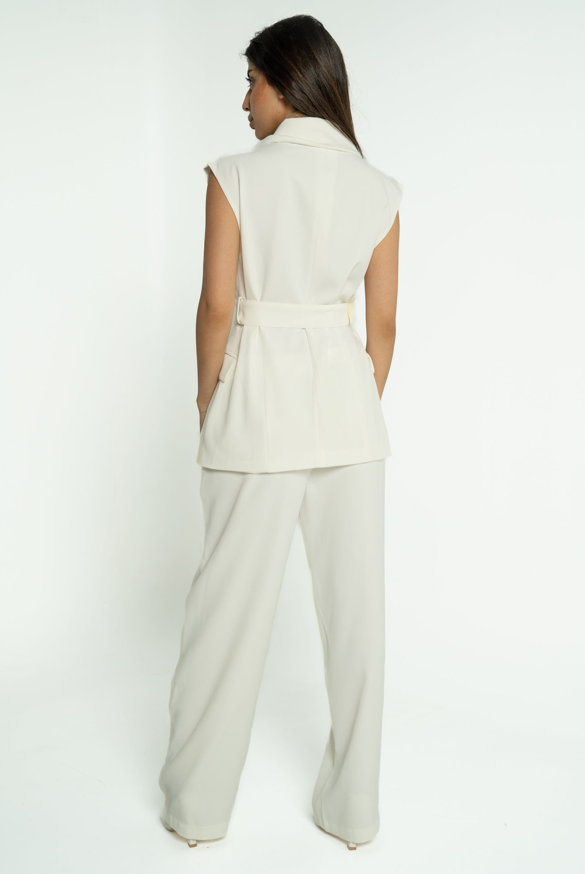 ميكا فيست كت بحزام بأزرار أمامية