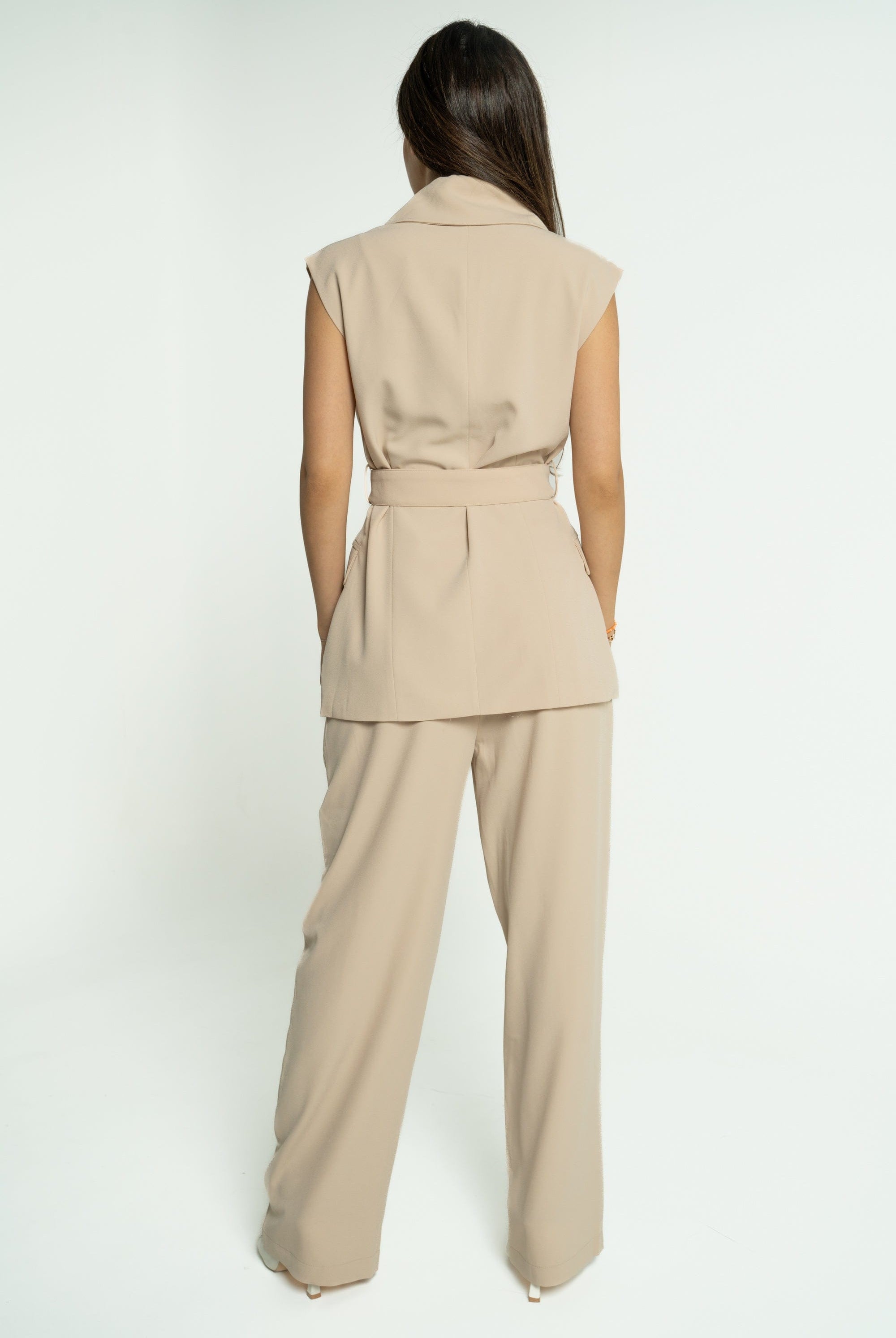 ميكا فيست كت بحزام بأزرار أمامية