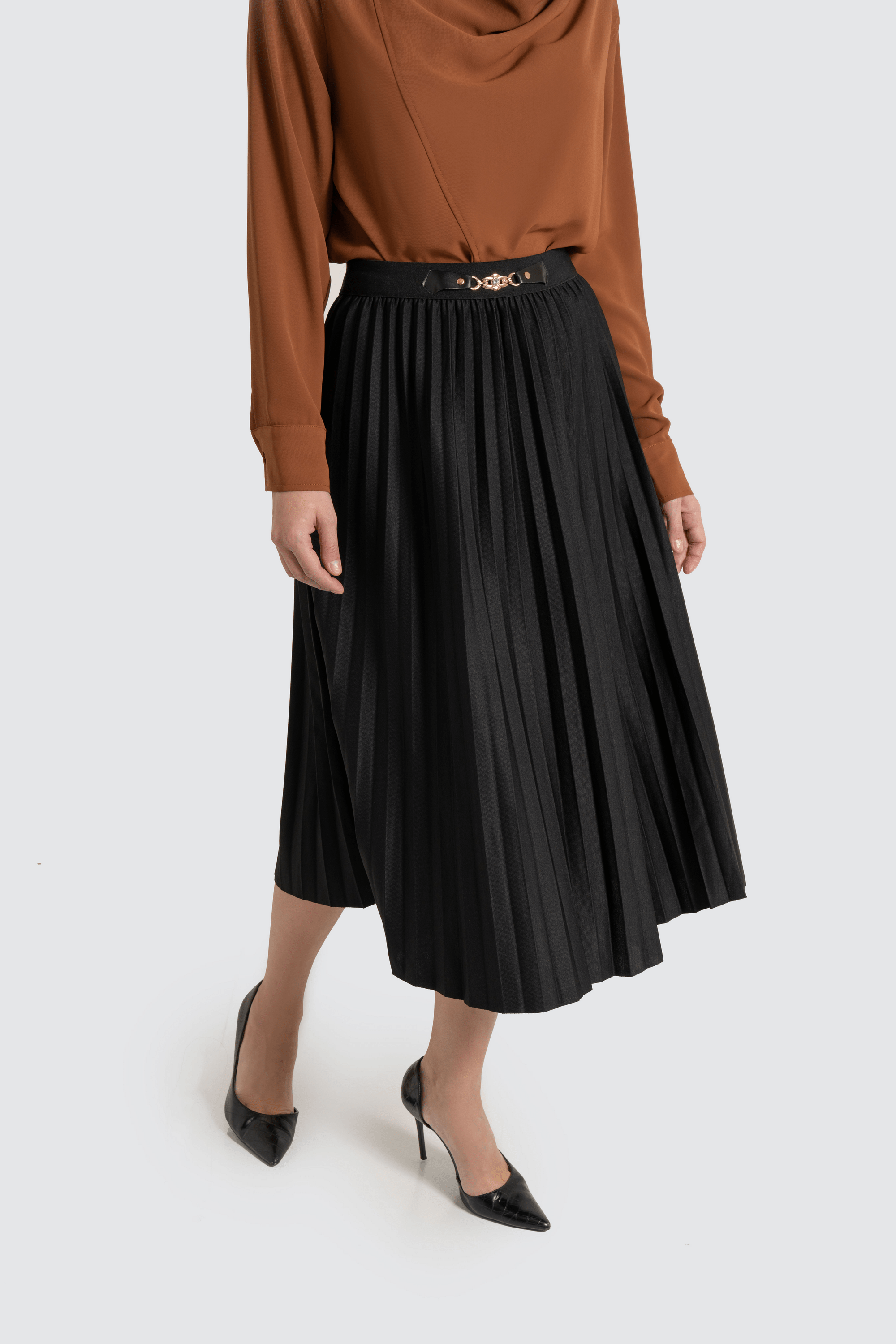 Fashion تنورة ميدي بليسية مزينة بحزام جلد صغير