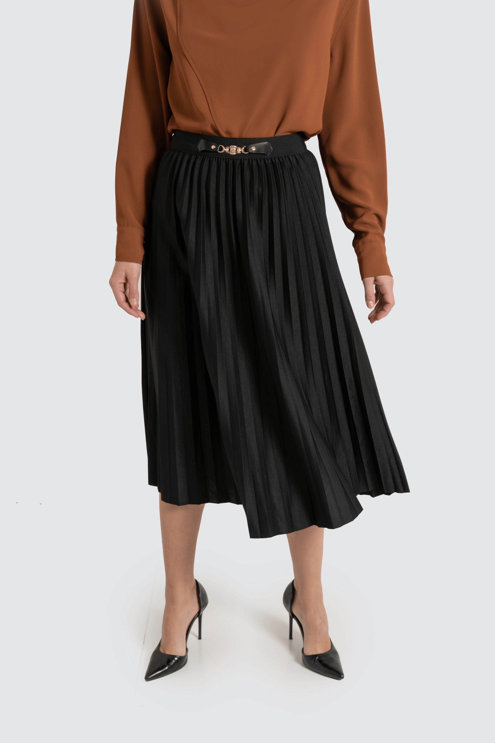 Fashion تنورة ميدي بليسية مزينة بحزام جلد صغير