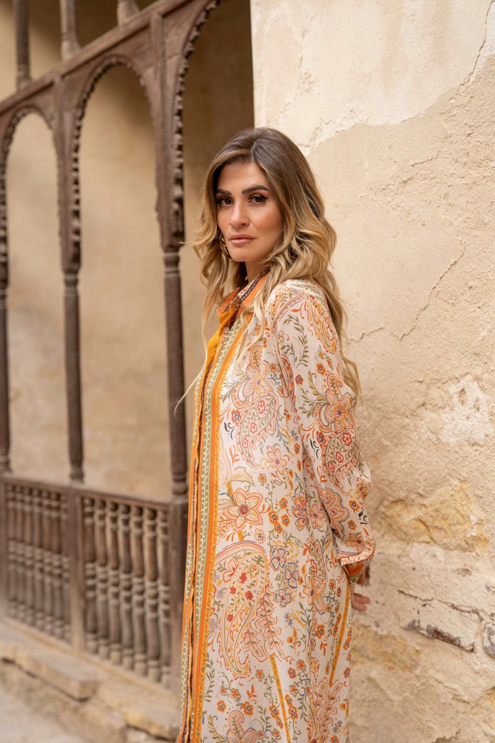 كارينا فستان منقوش كم طويل مطرز من الأمام نسائي ملون