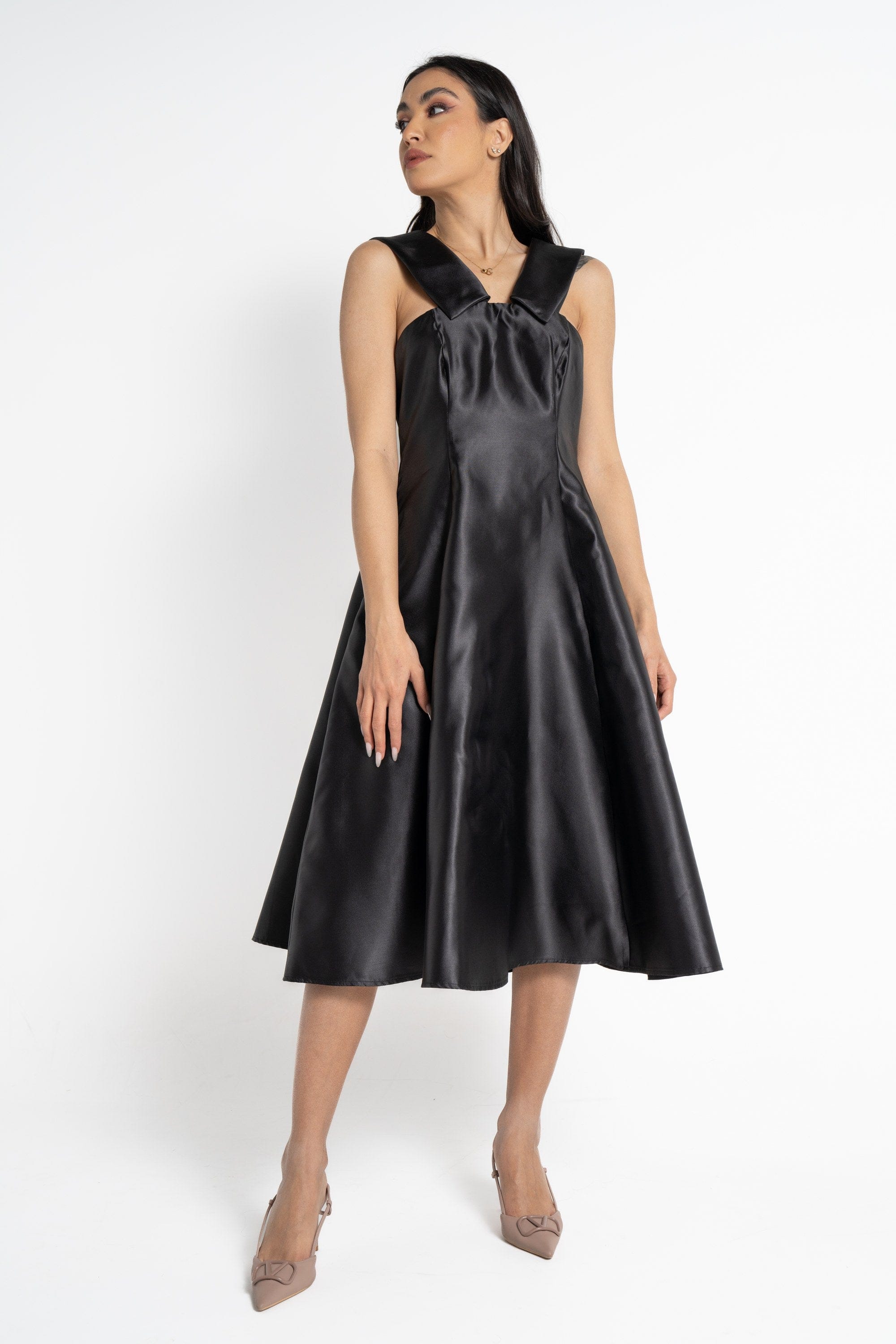 نتشي فستان ميدي حمالات منفوش نسائي