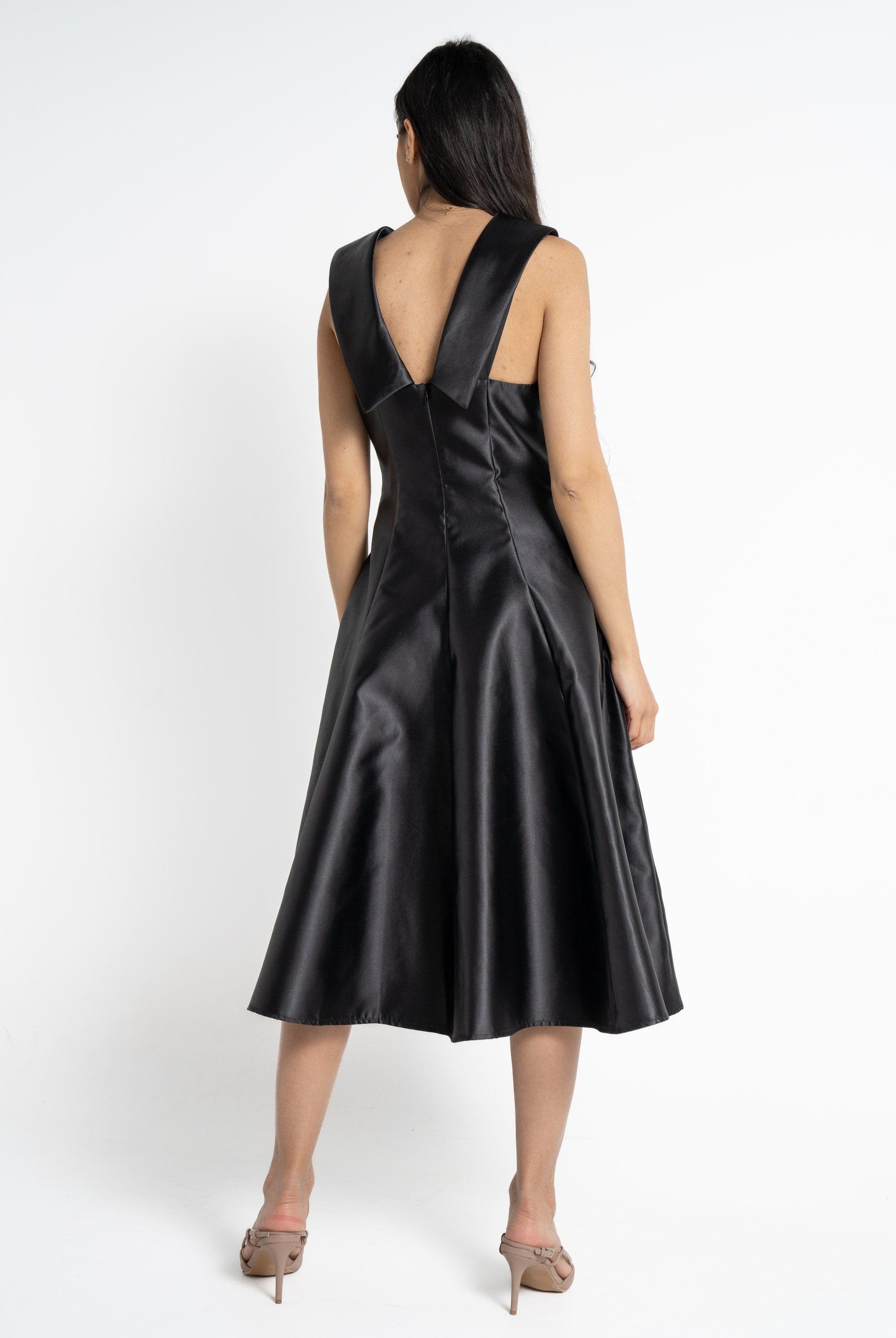 نتشي فستان ميدي حمالات منفوش نسائي