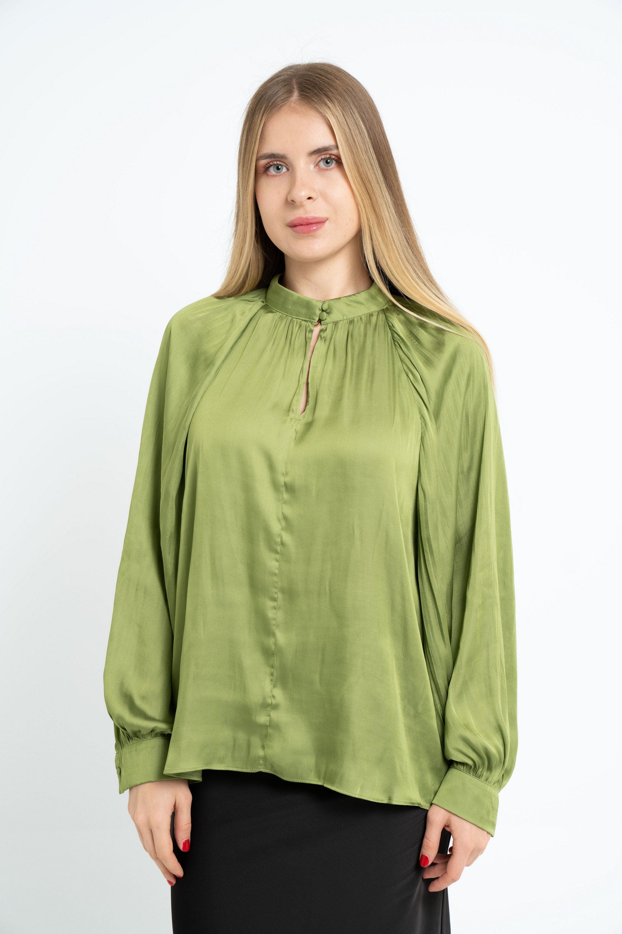 ميكا بلوزة بأكمام طويلة سادة بفيونكة أمامية نسائي