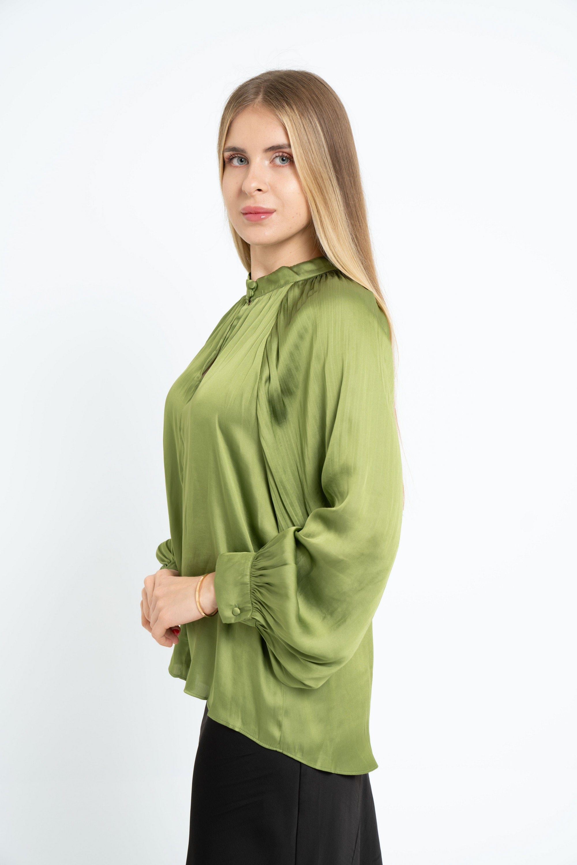 ميكا بلوزة بأكمام طويلة سادة بفيونكة أمامية نسائي
