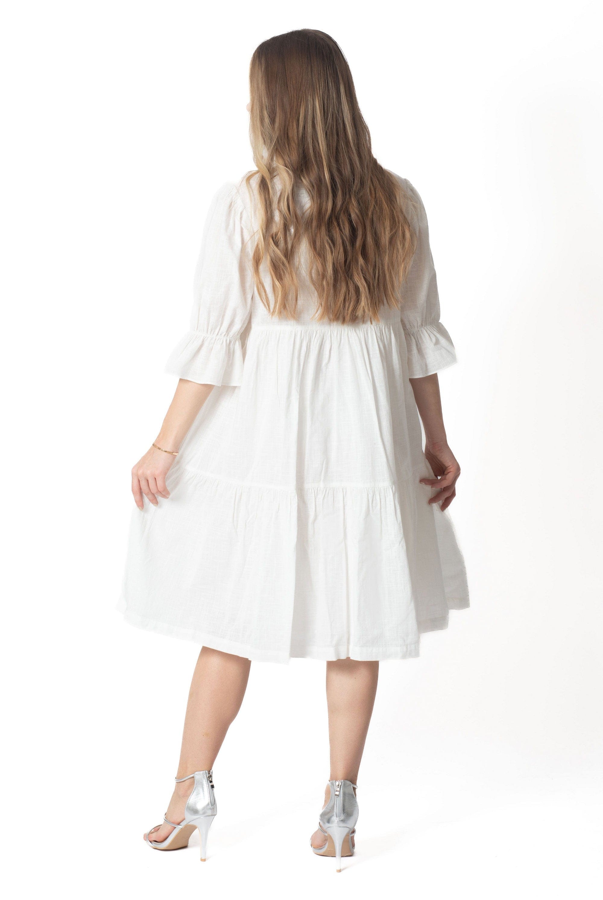 يولا فستان قصير مزين بتطريز على الصدر كم طويل بف نسائي