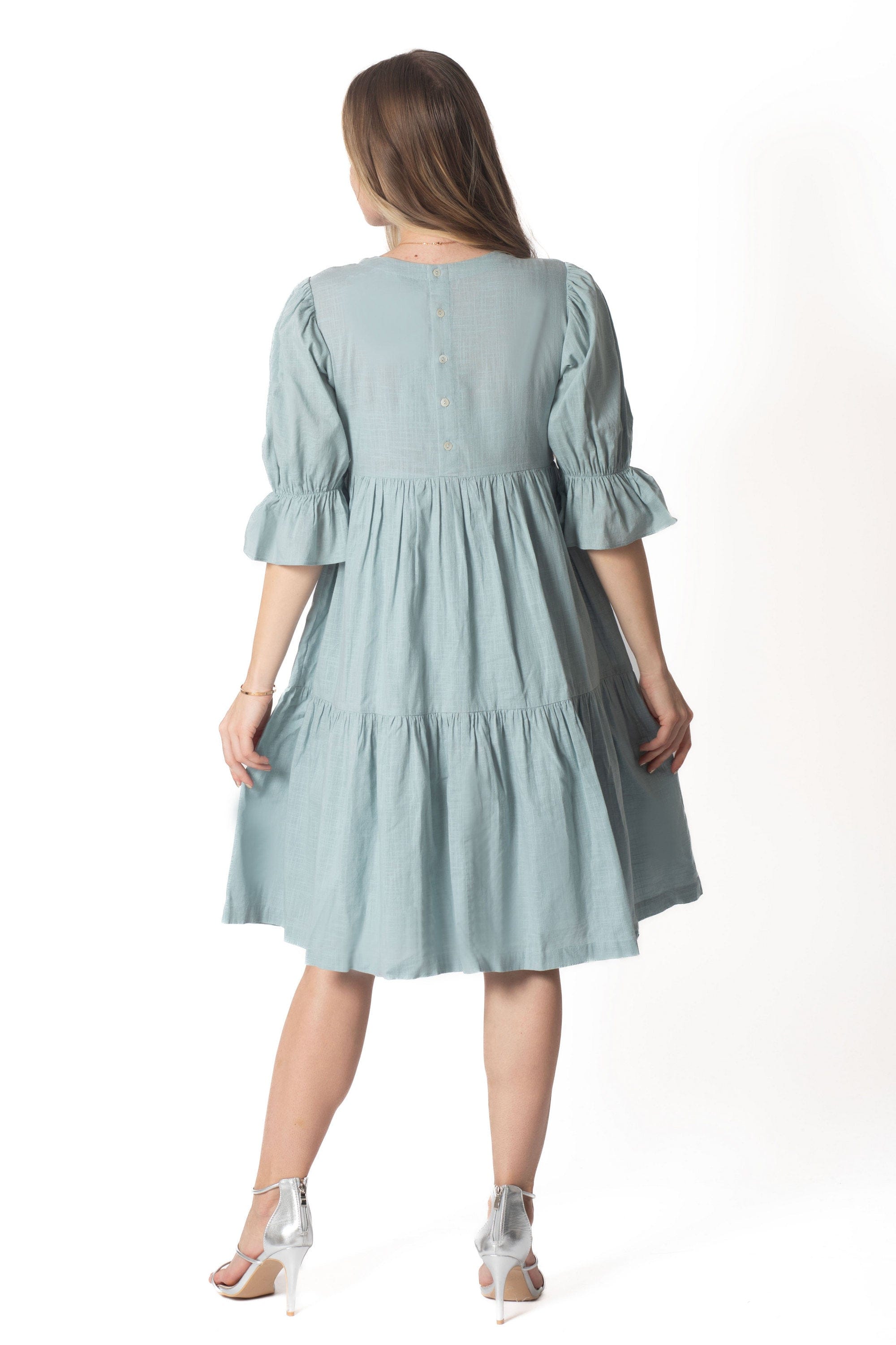 يولا فستان قصير مزين بتطريز على الصدر كم طويل بف نسائي