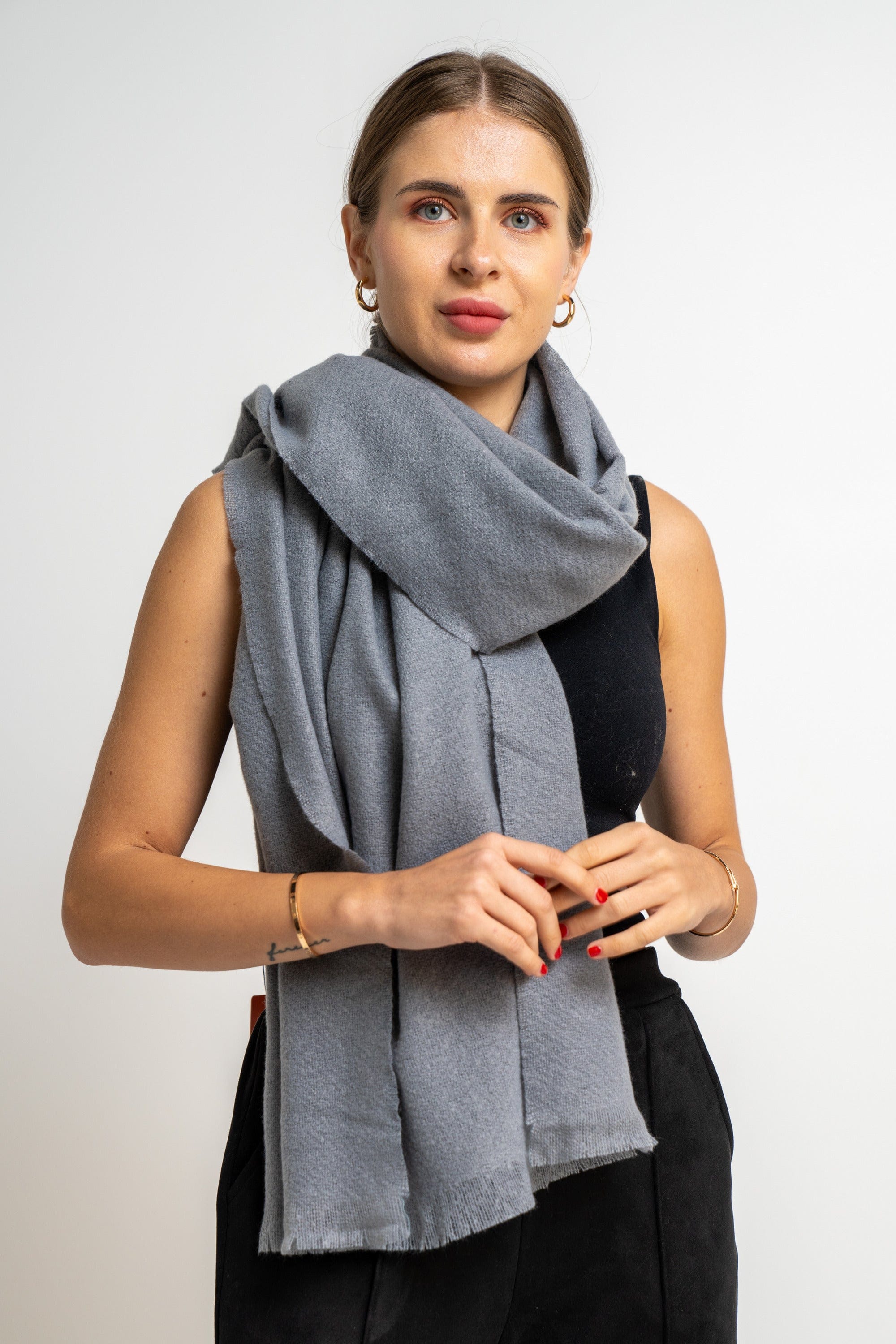 نتشي وشاح نسائي شتوي سادة