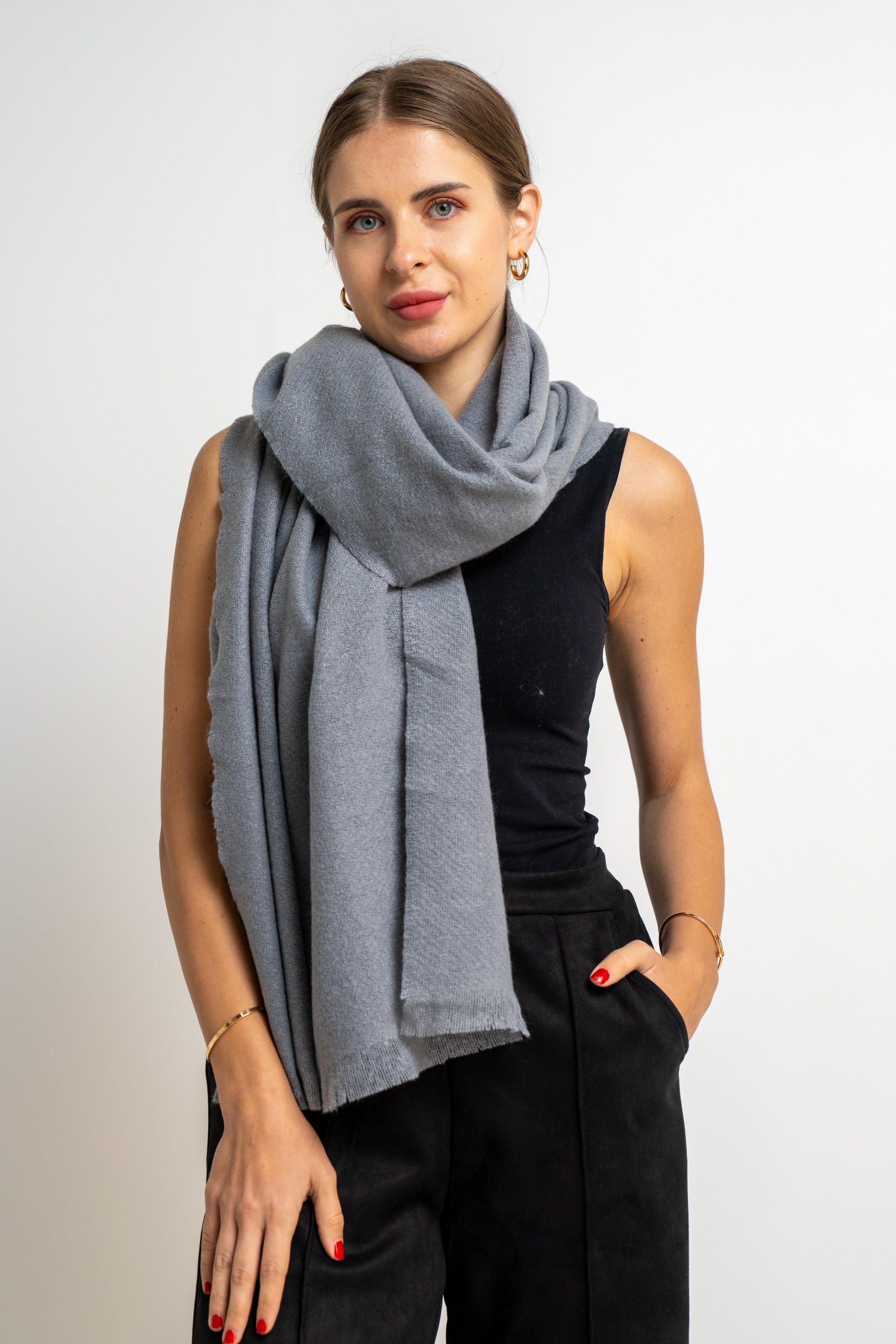 نتشي وشاح نسائي شتوي سادة