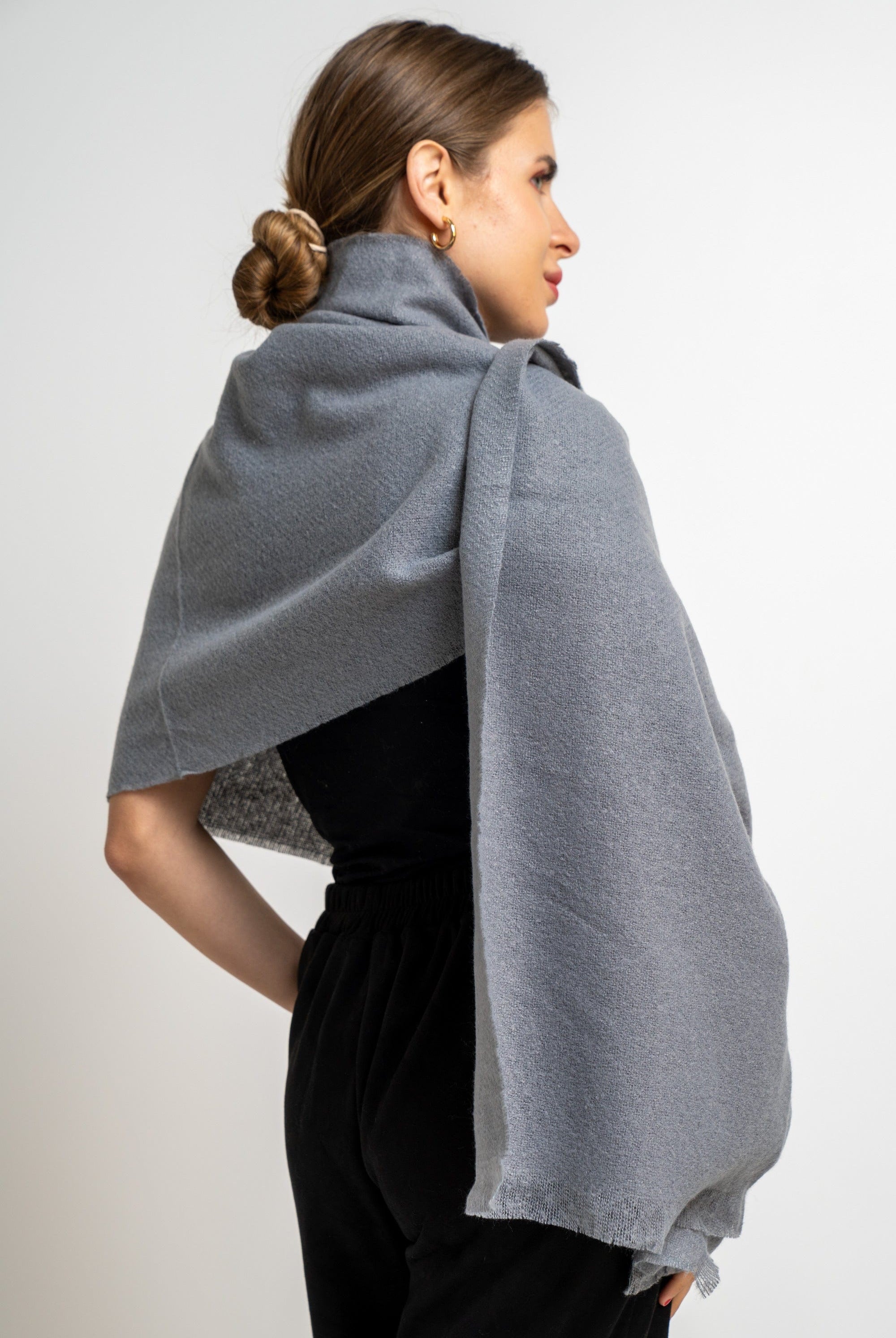 نتشي وشاح نسائي شتوي سادة