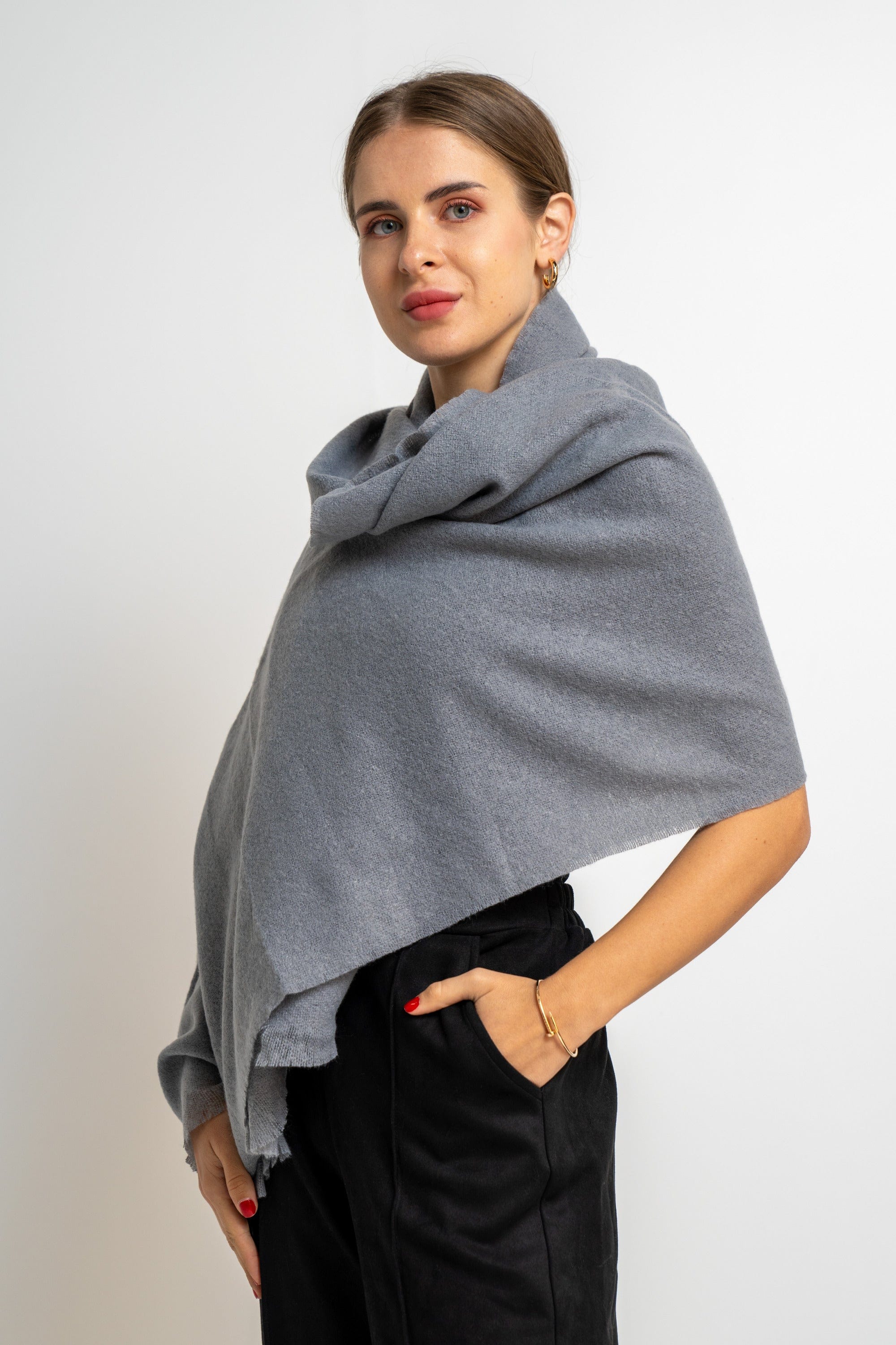 نتشي وشاح نسائي شتوي سادة