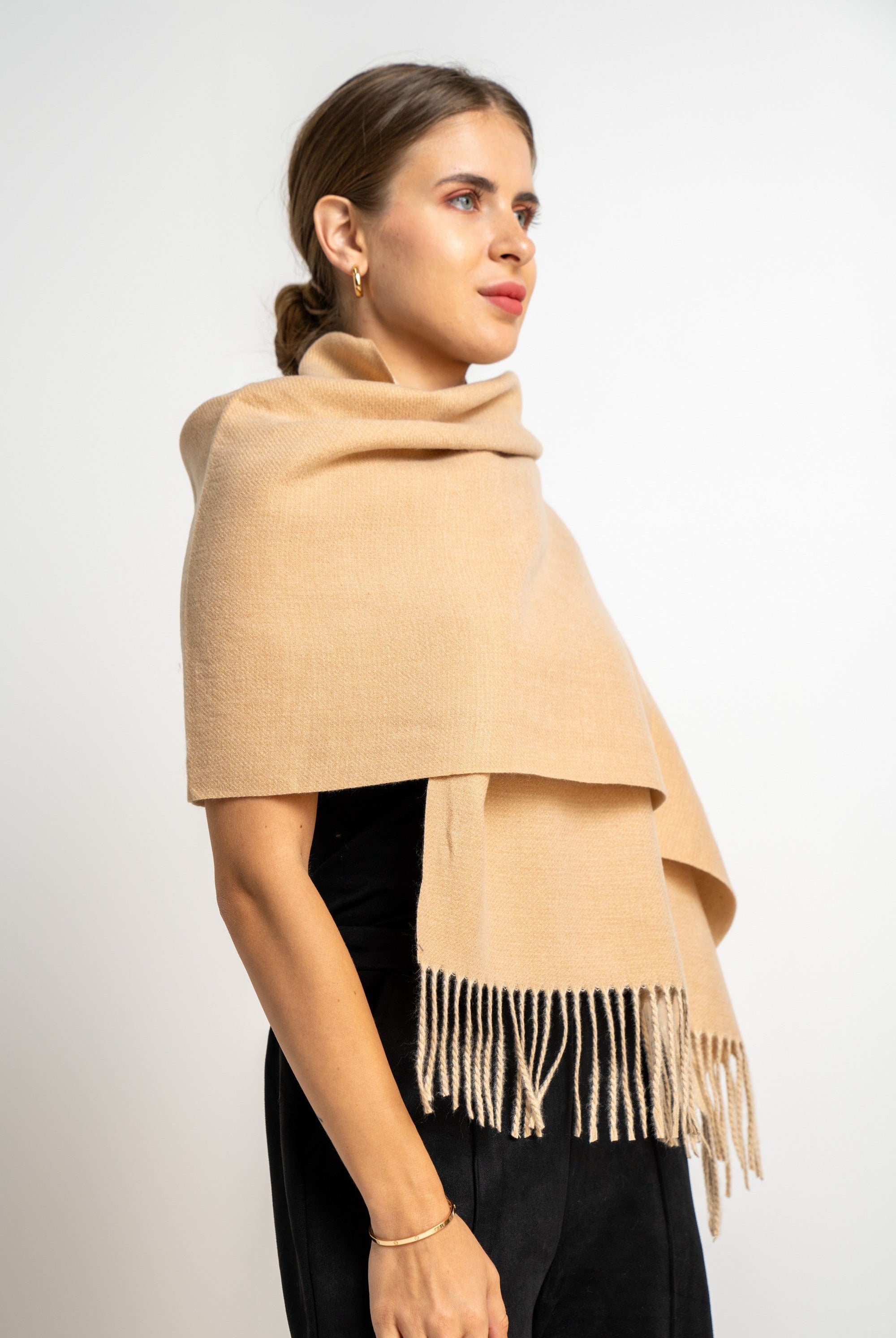 ميكا شال سادة بخيوط طويلة مضفرة نسائي