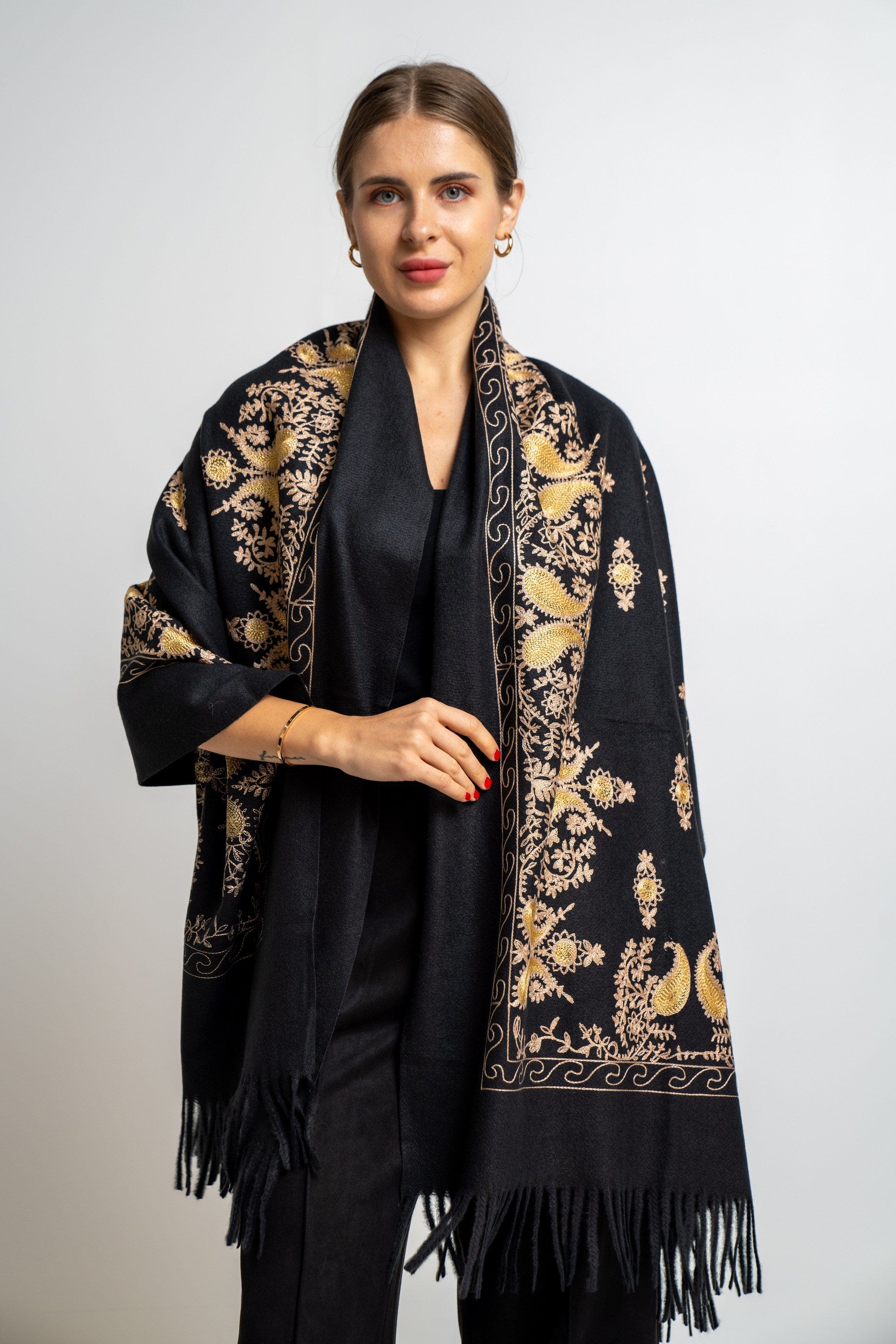 ميكا شال منقوش نسائي بخيوط ضفاير