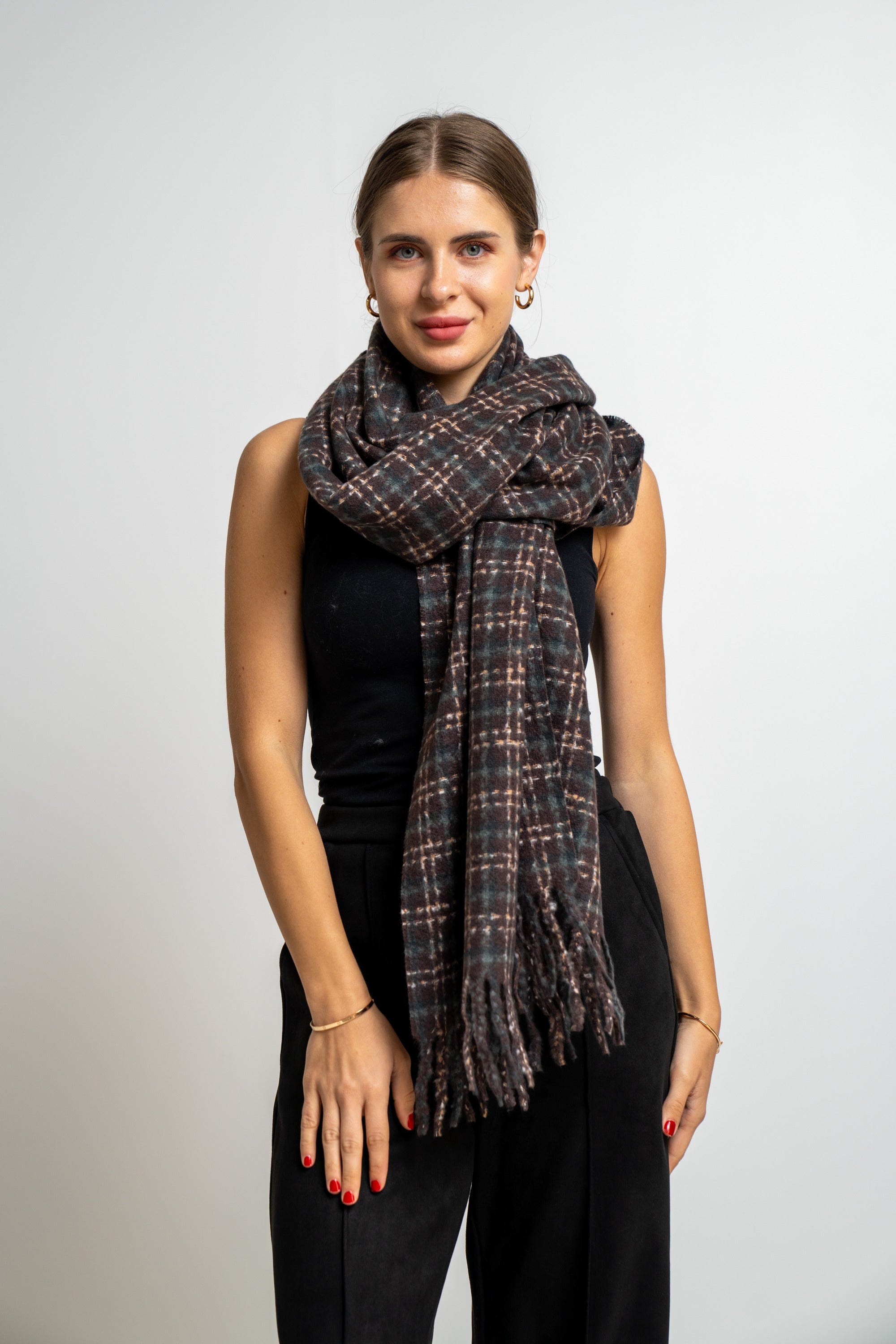 ميكا شال كاروهات نسائى مزين بخيوط