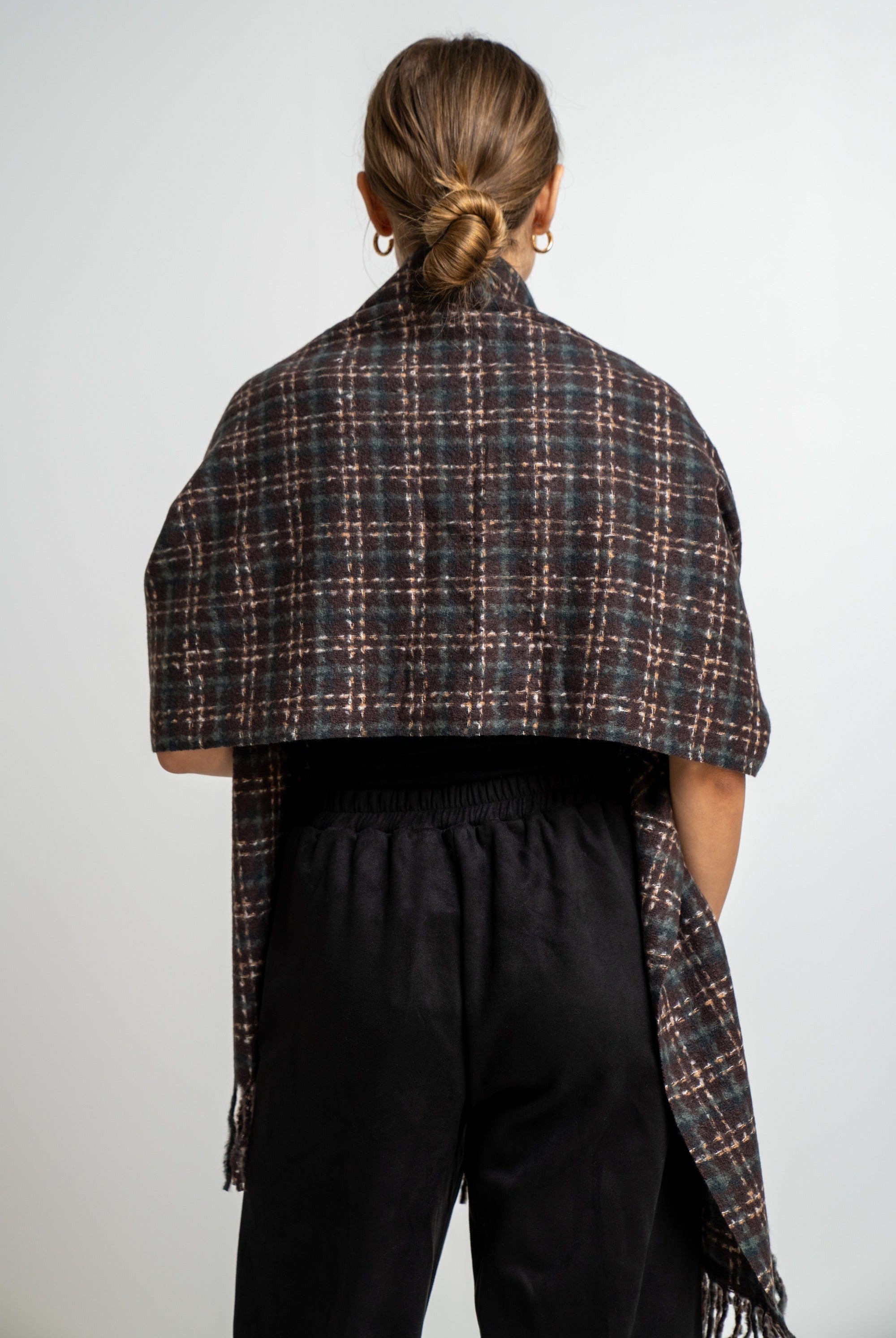 ميكا شال كاروهات نسائى مزين بخيوط