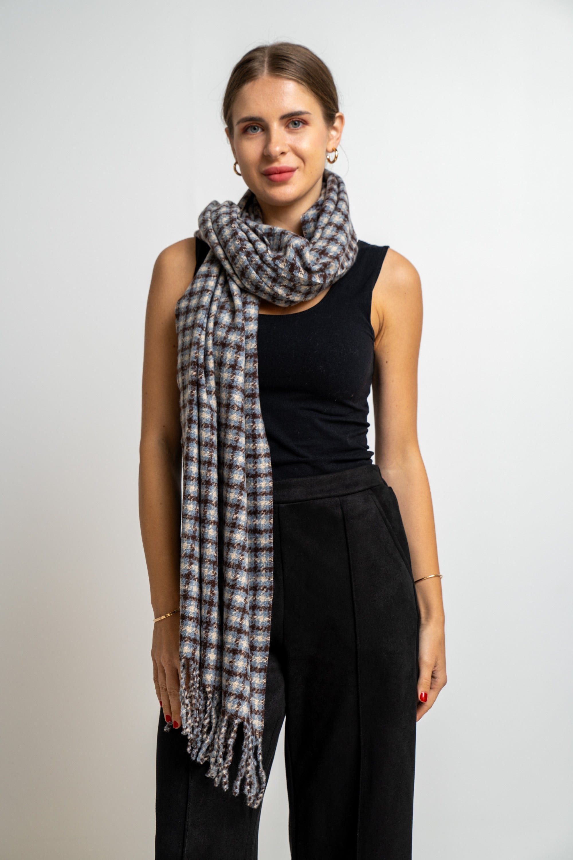 نتشي وشاح مربعات صغيرة مزين بالخيوط نسائي