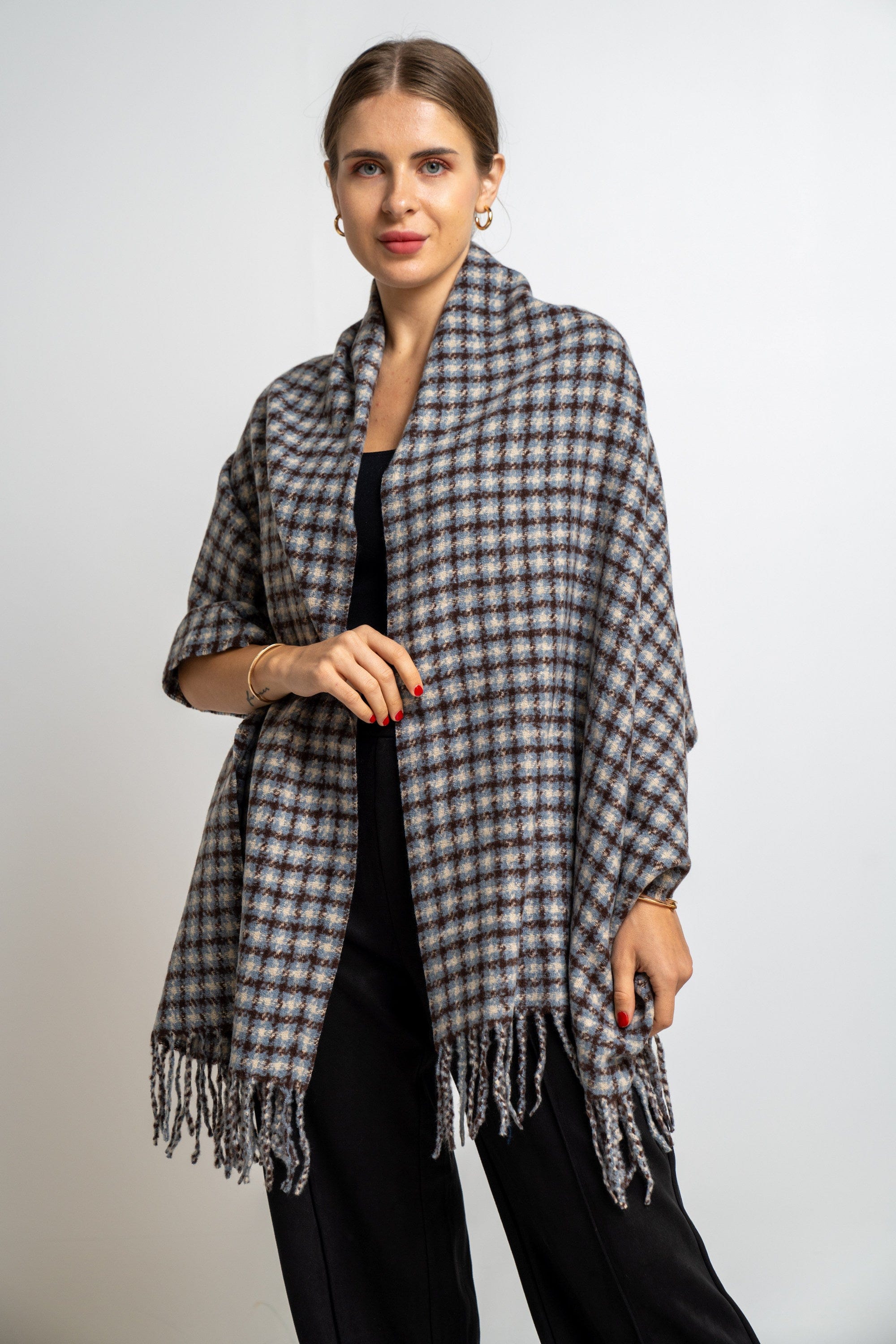 نتشي وشاح مربعات صغيرة مزين بالخيوط نسائي