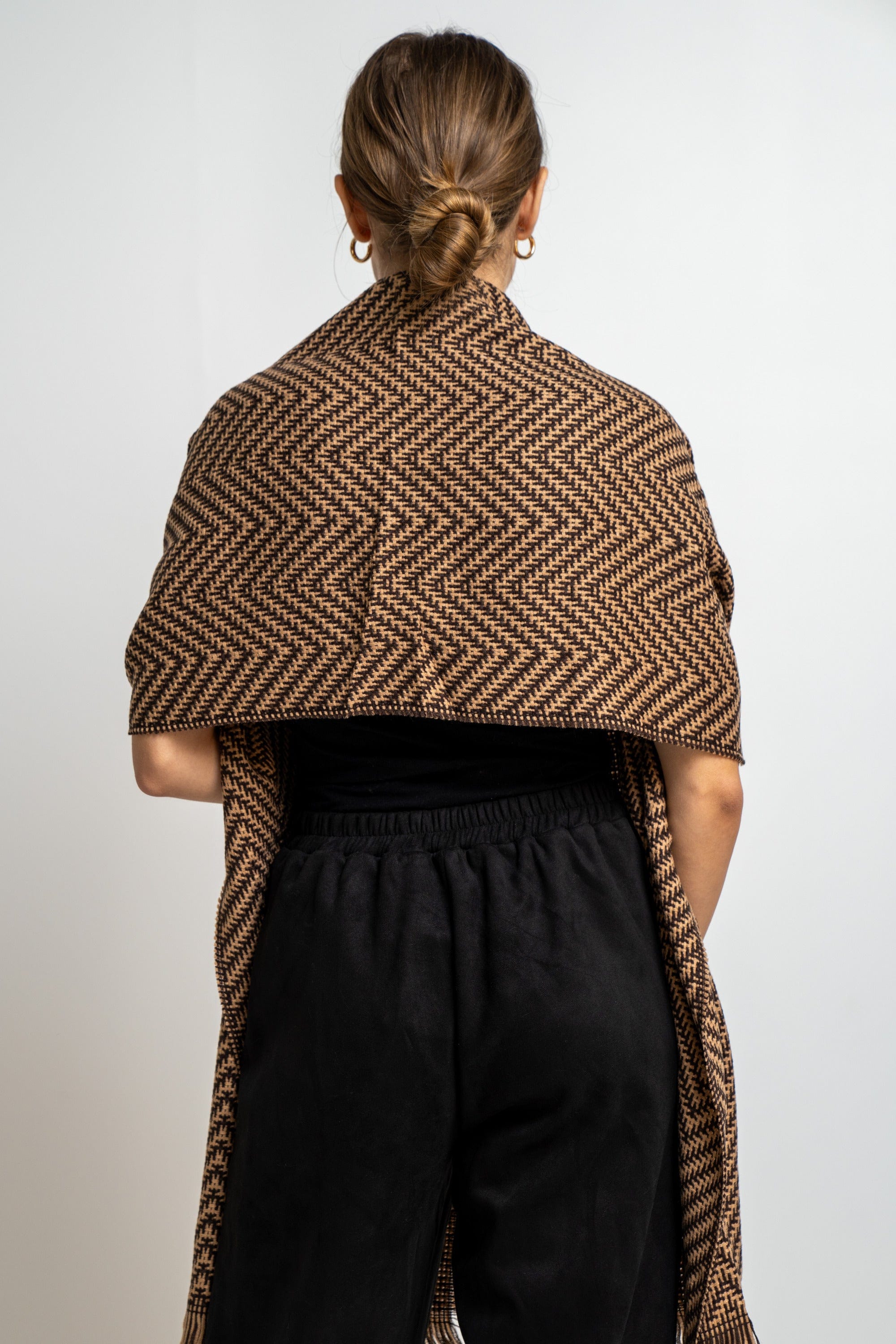 نتشي وشاح تريكو بألوان متداخلة نسائي