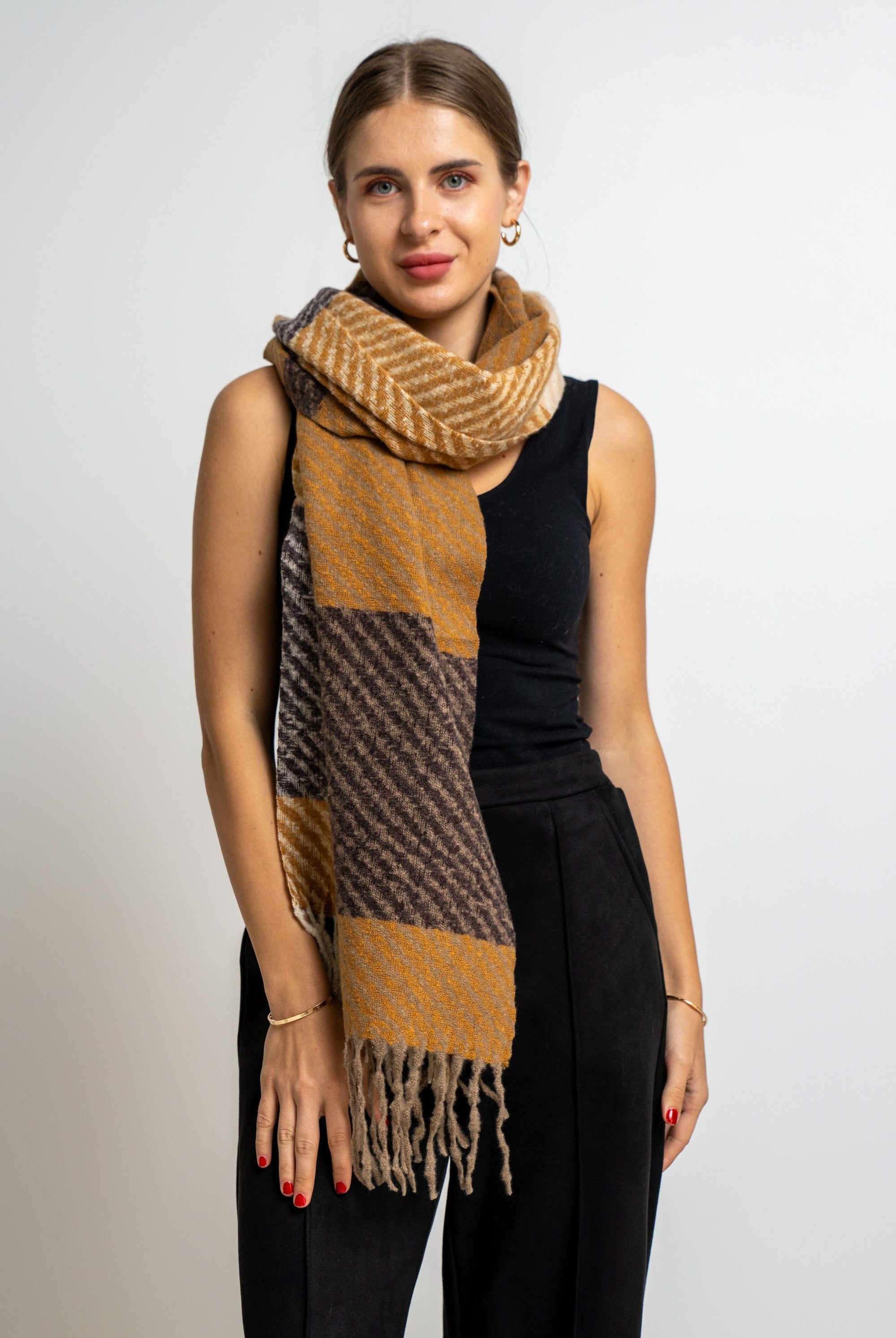 ميكا شال مربعات كبير مزين بخيوط نسائي