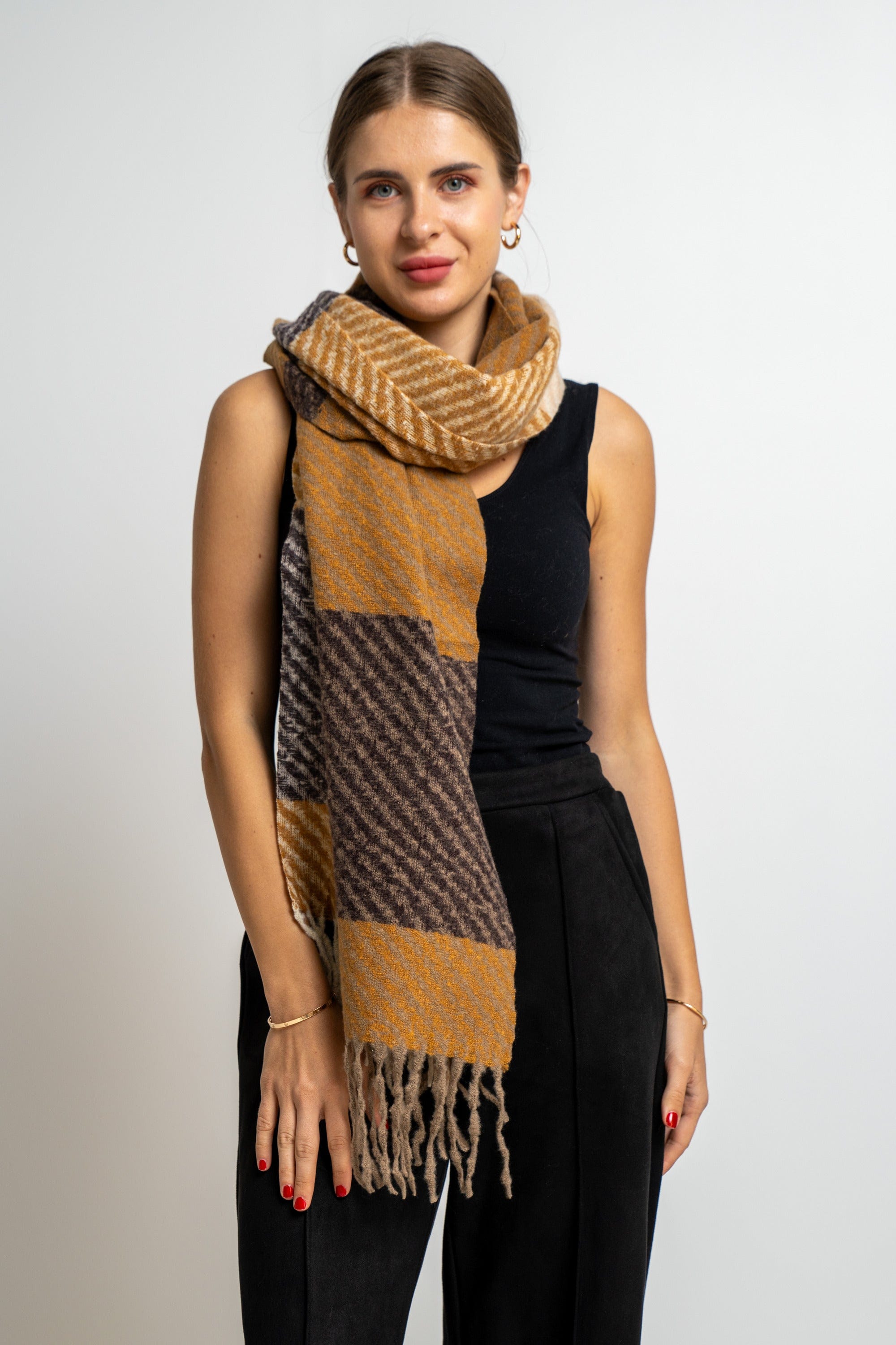 ميكا شال مربعات كبير مزين بخيوط نسائي