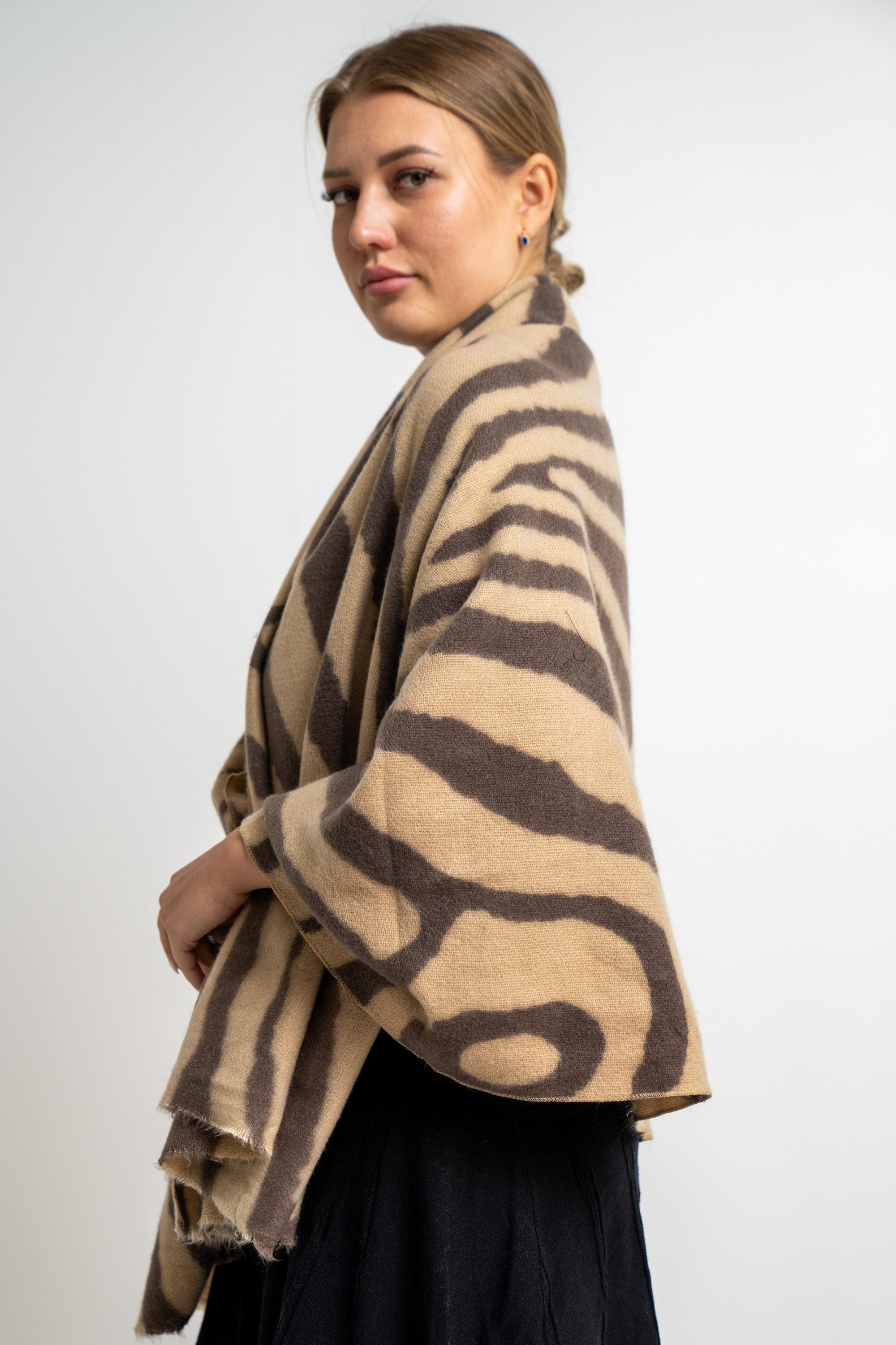 ميكا شال نسائي منقوش بنقشة نمر كبيرة