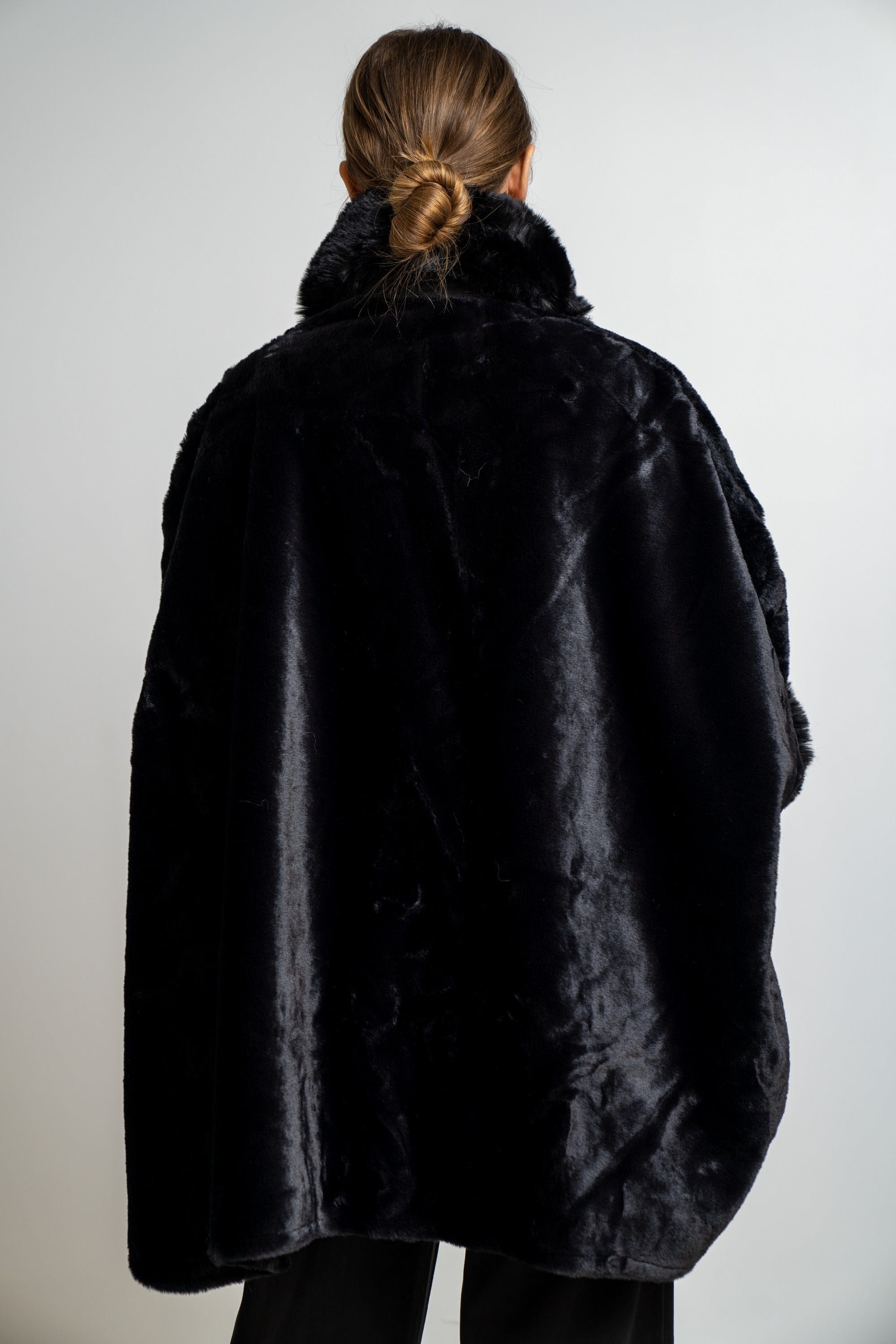 نتشي وشاح فرو فضفاض