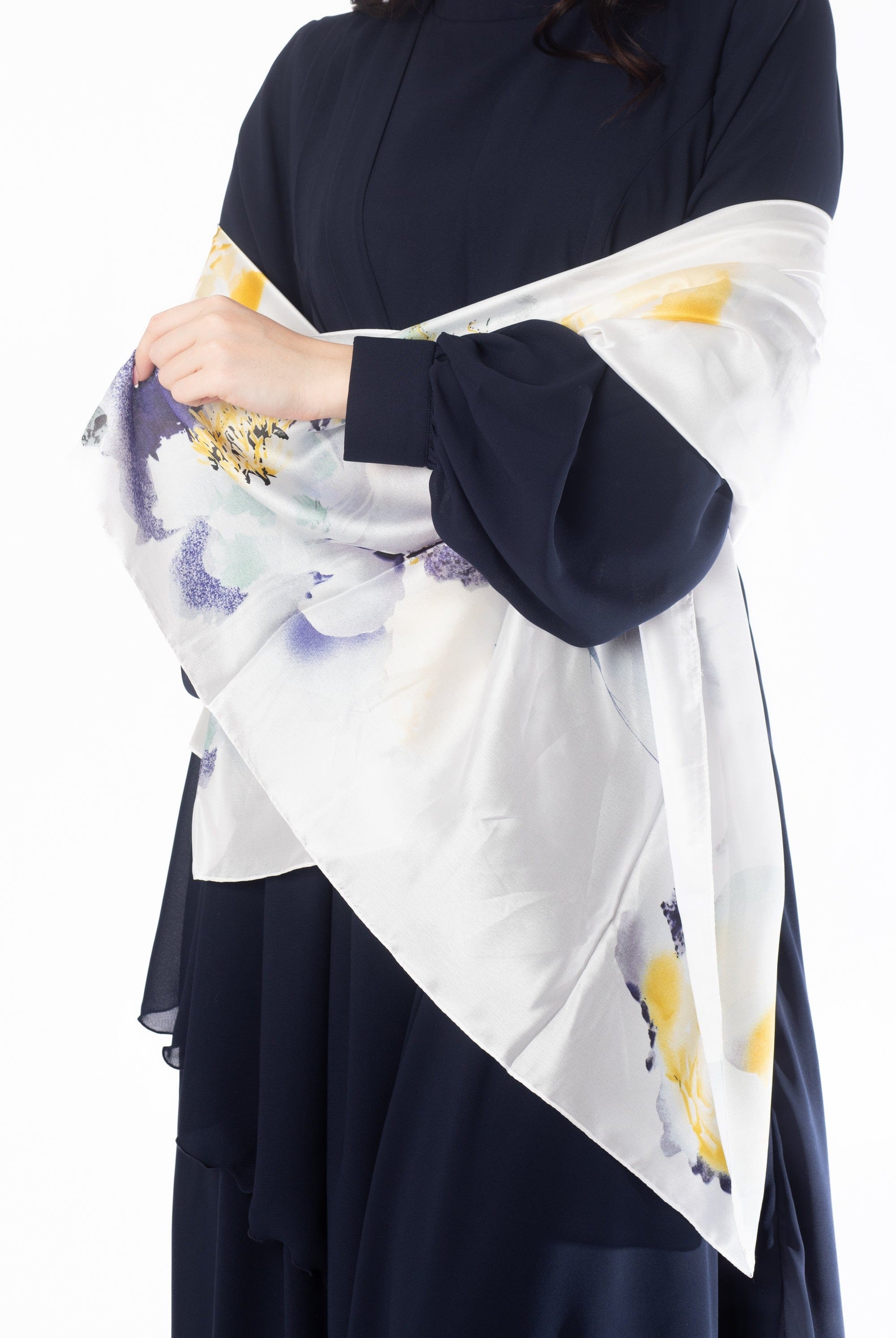 وشاح نسائي مزين بالورود طويل نسائي