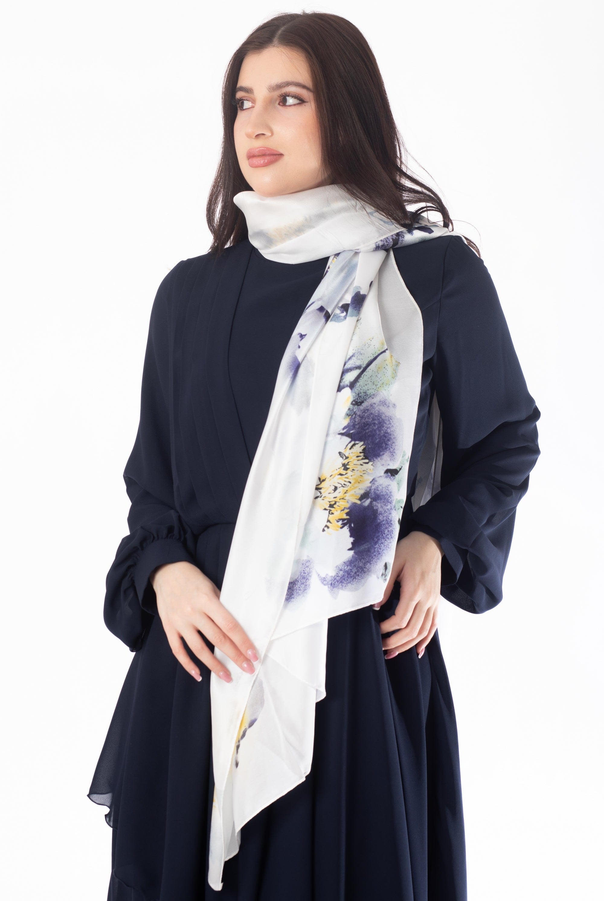 وشاح نسائي مزين بالورود طويل نسائي