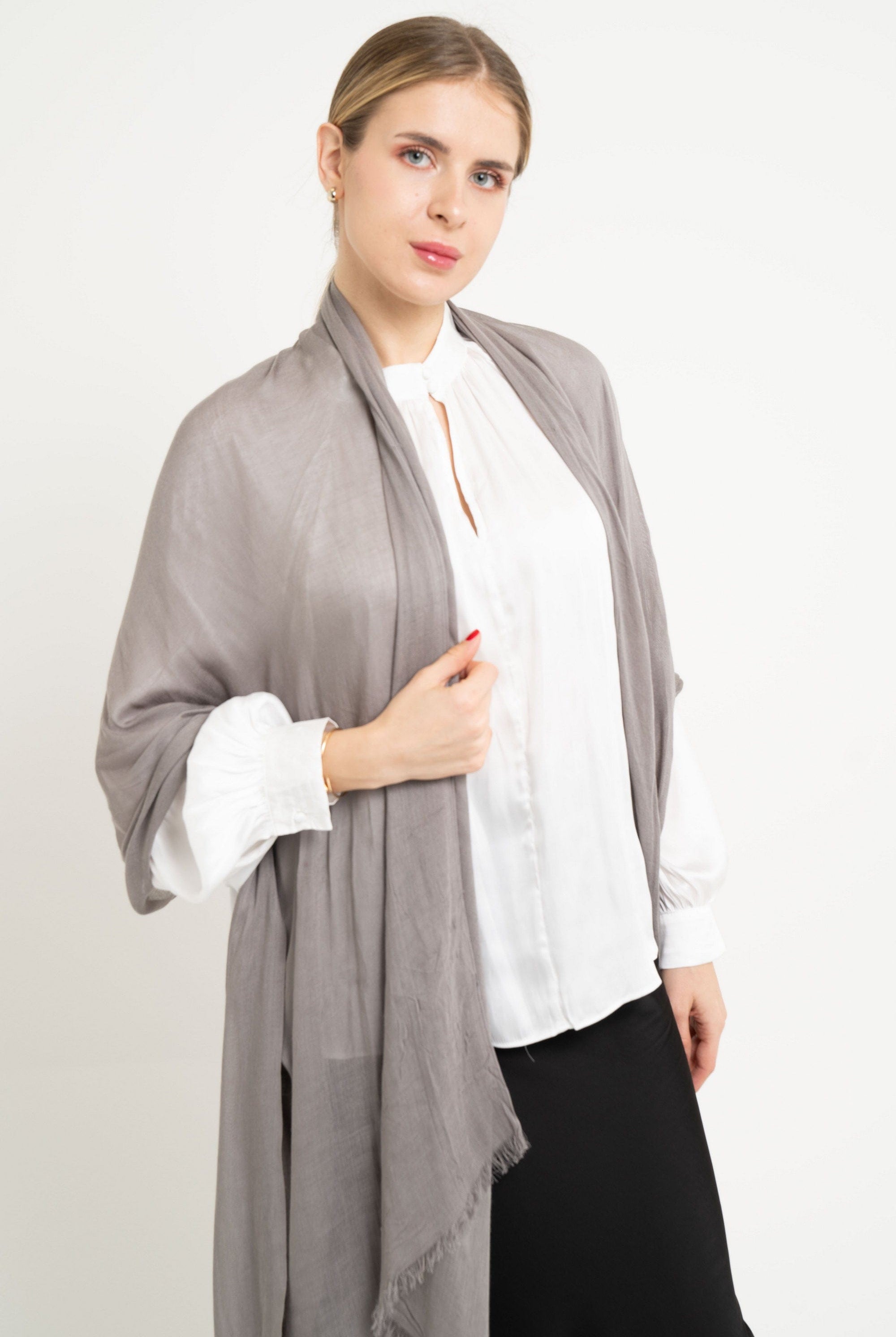 نتشي وشاح شفاف سادة طويل نسائي