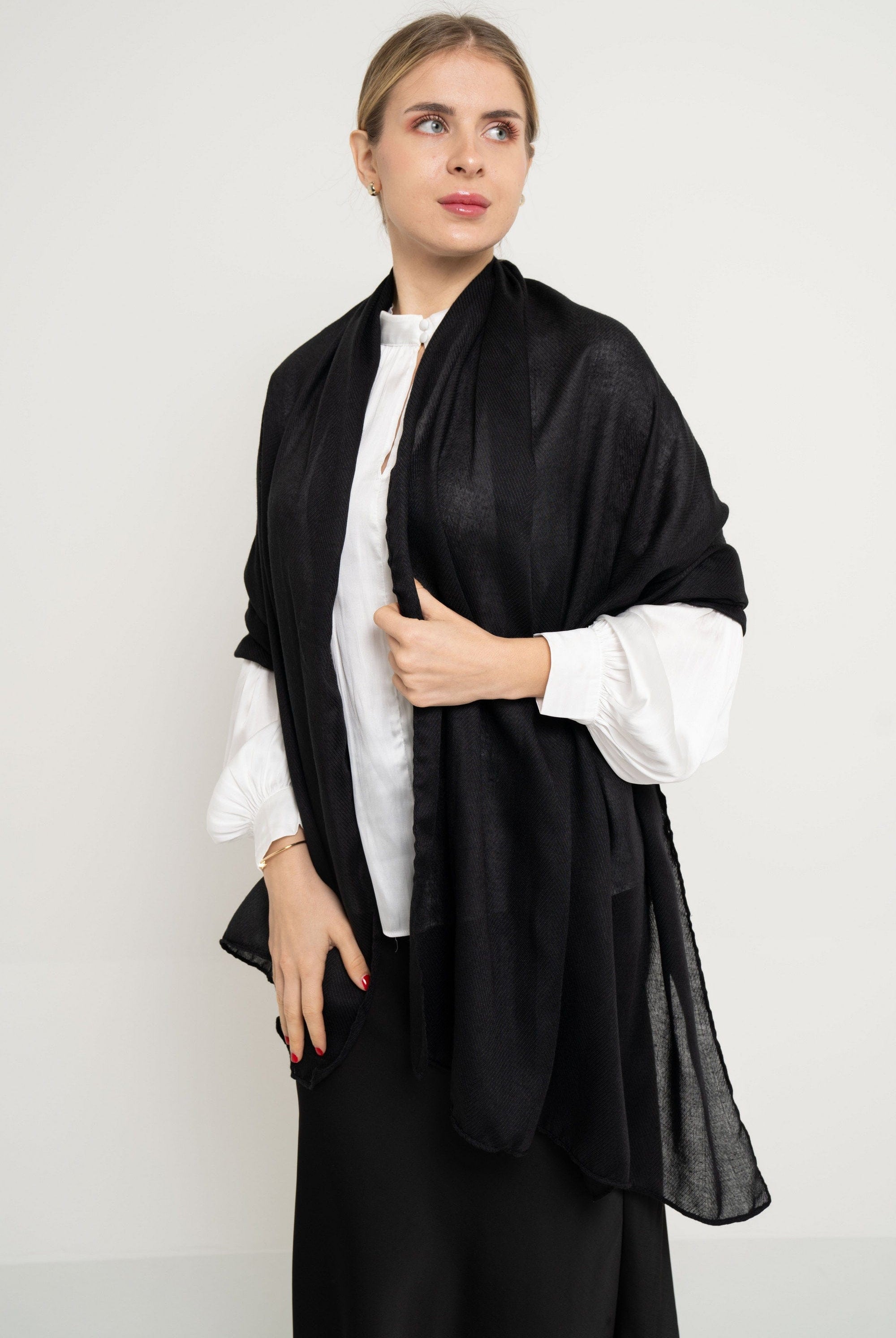 نتشي وشاح سادة شفاف طويل نسائي