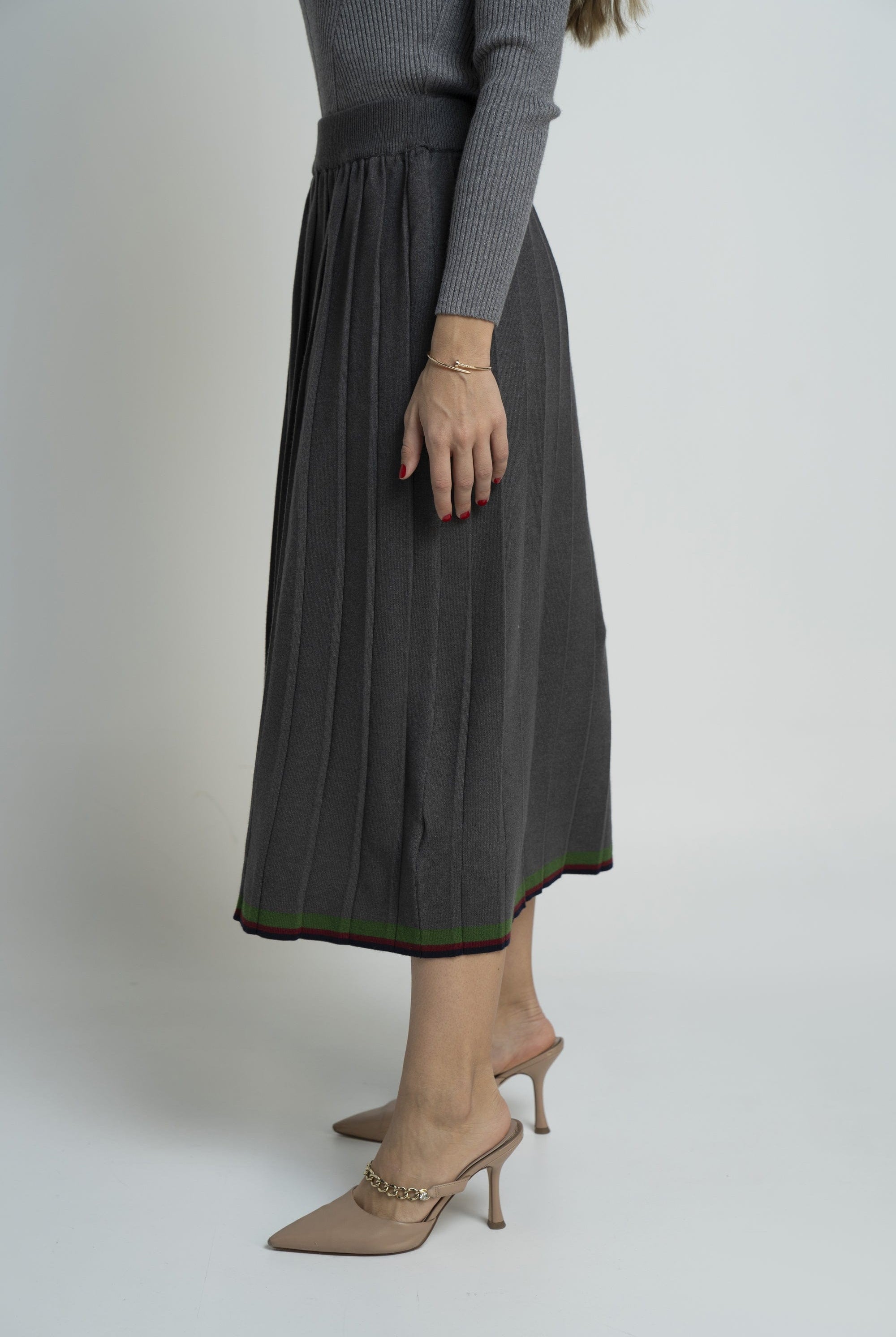 نتشي تنورة ميدي مضلعة سادة بخط سفلي واسعة نسائي