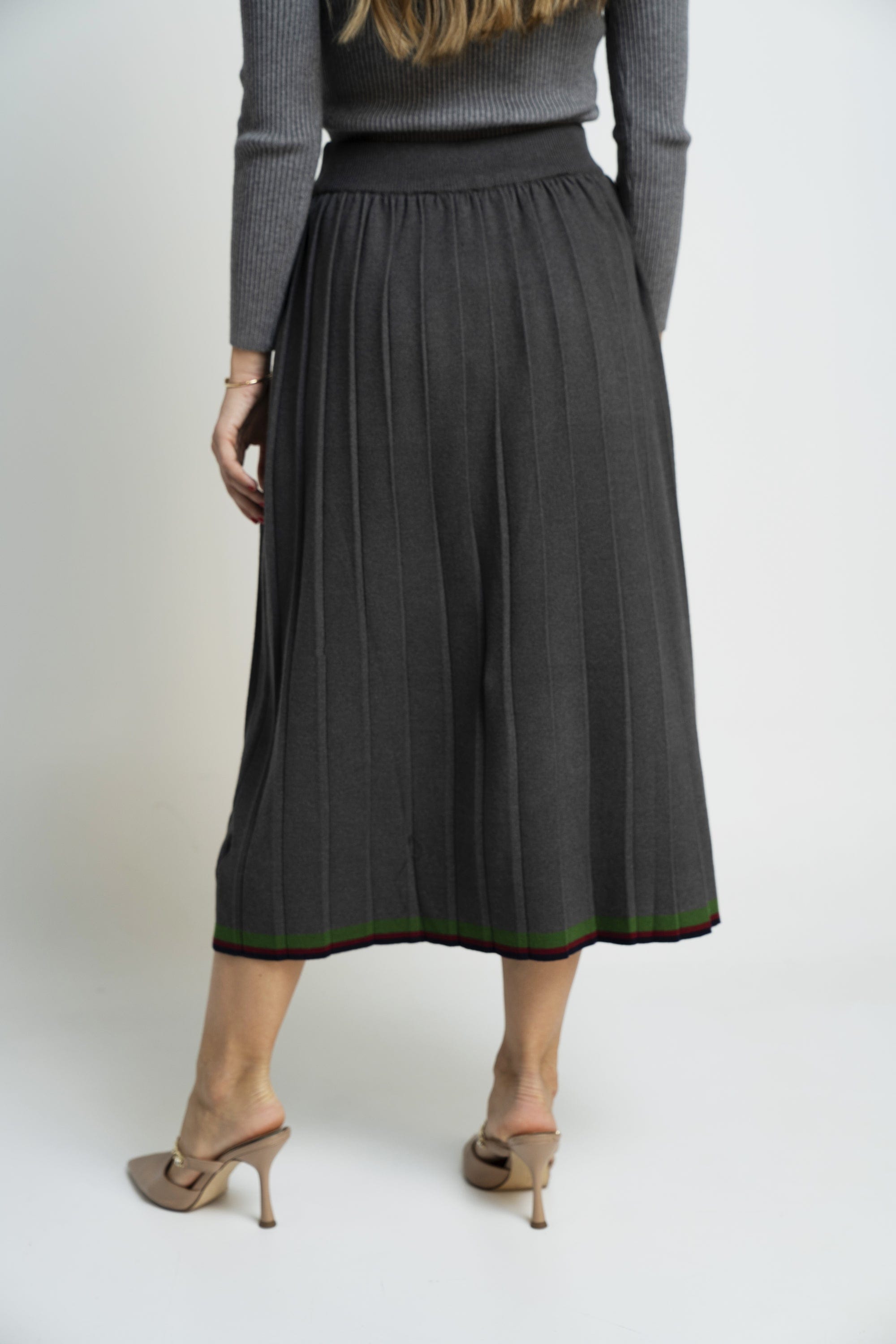 نتشي تنورة ميدي مضلعة سادة بخط سفلي واسعة نسائي