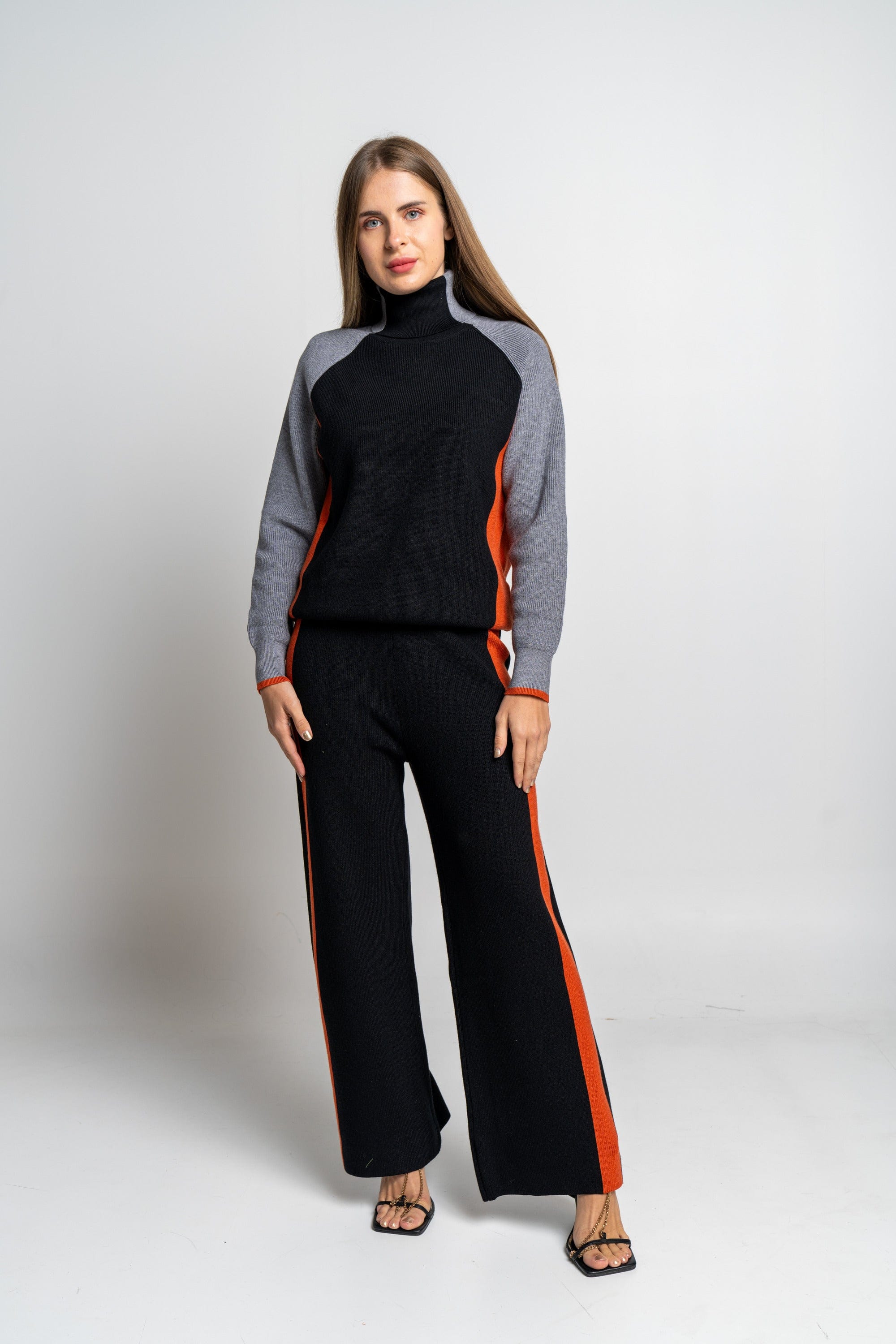 نتشي بلوزة سادة كم طويل لون مختلف نسائية