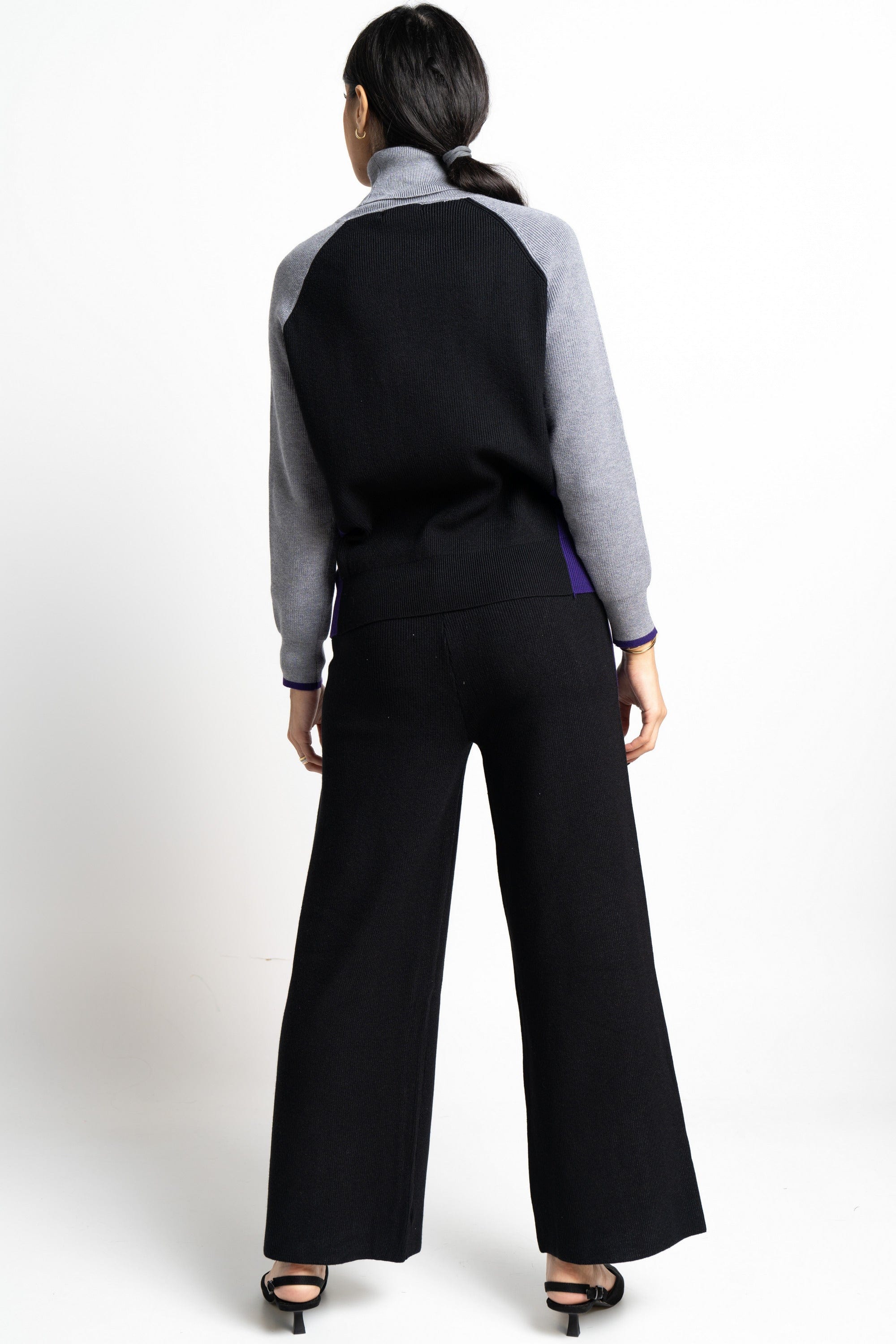 نتشي بلوزة سادة كم طويل لون مختلف نسائية