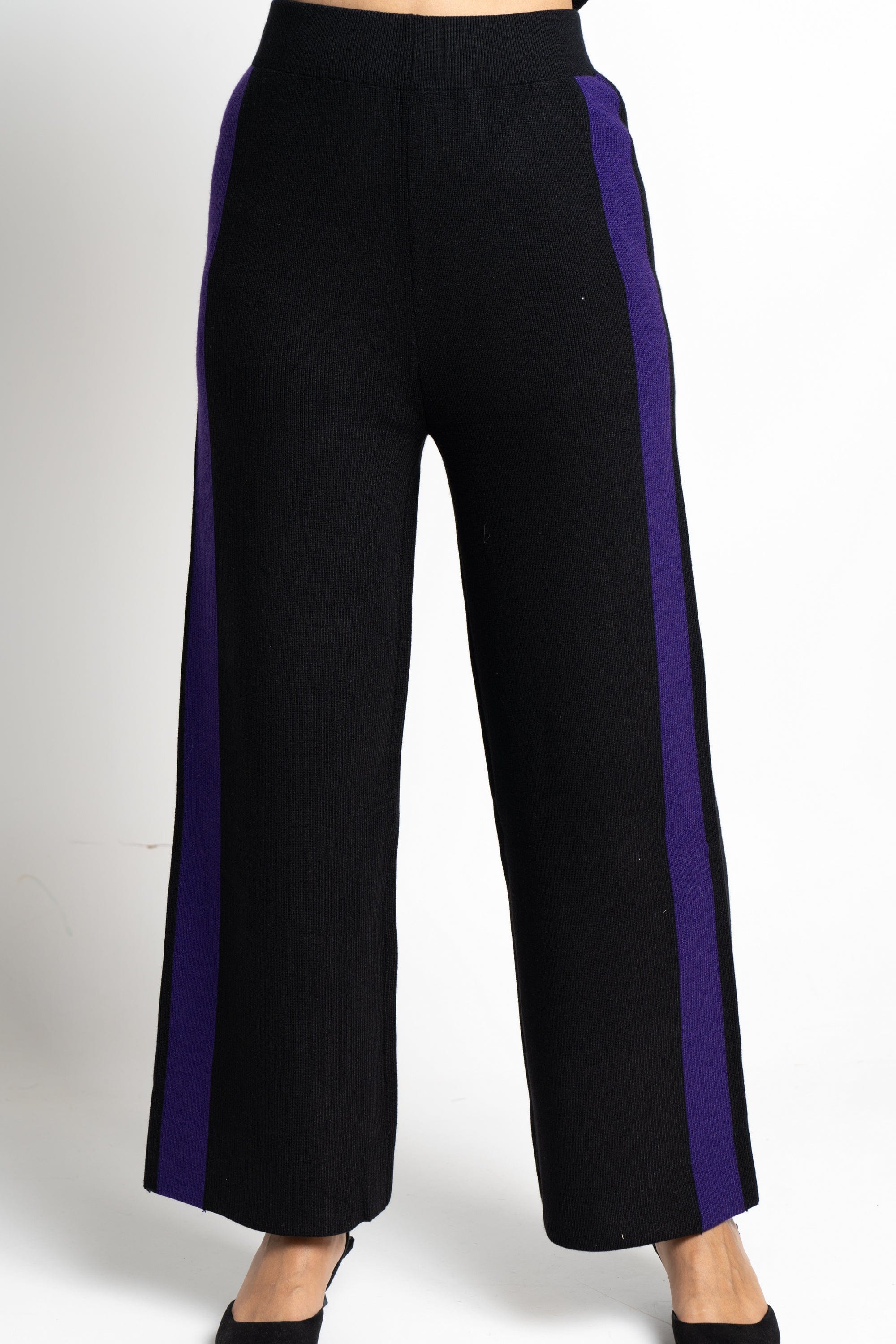 نتشي بنطلون طويل بخطين جانبيين نسائي