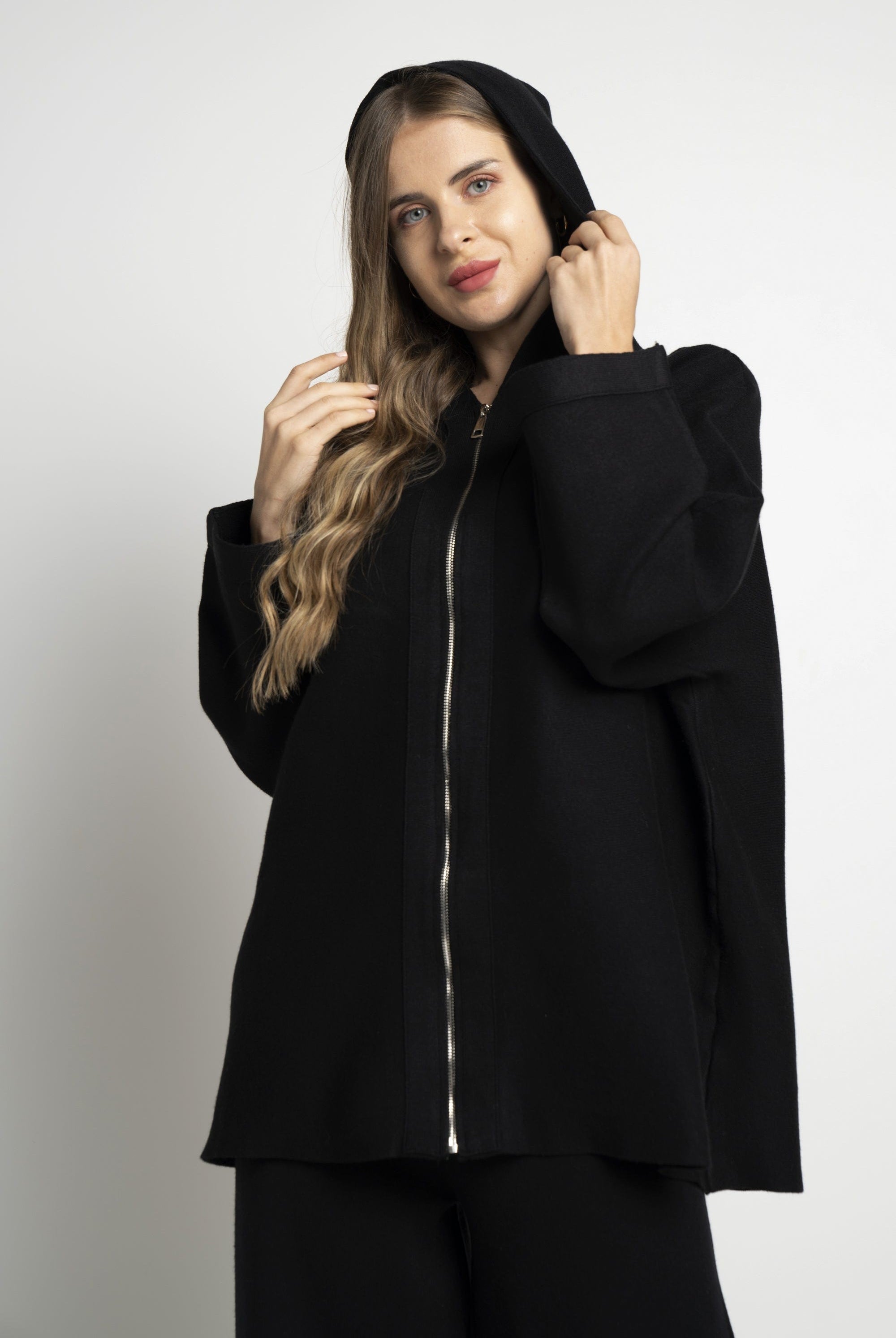 نتشي جاكيت سادة بسحاب كم طويل نسائي