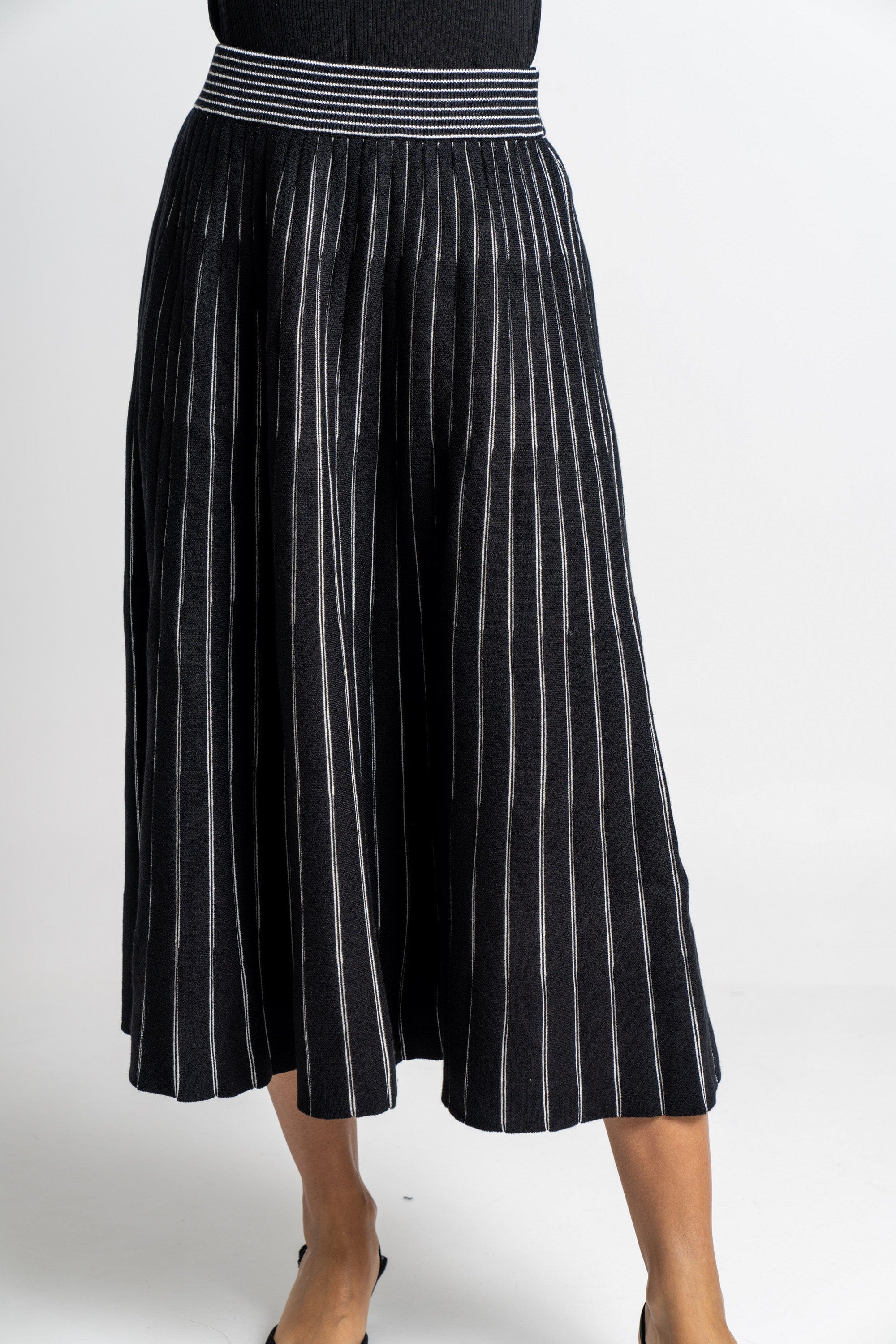 نتشي تنورة ميدي مخصرة منفوشة مخططة بالطول نسائية