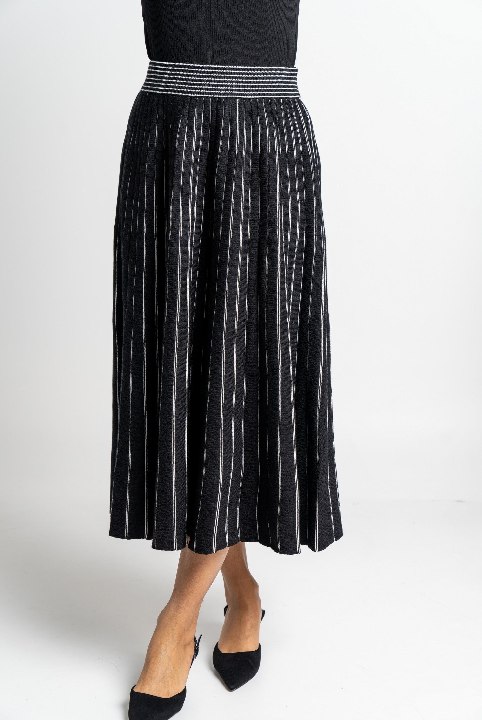 نتشي تنورة ميدي مخصرة منفوشة مخططة بالطول نسائية